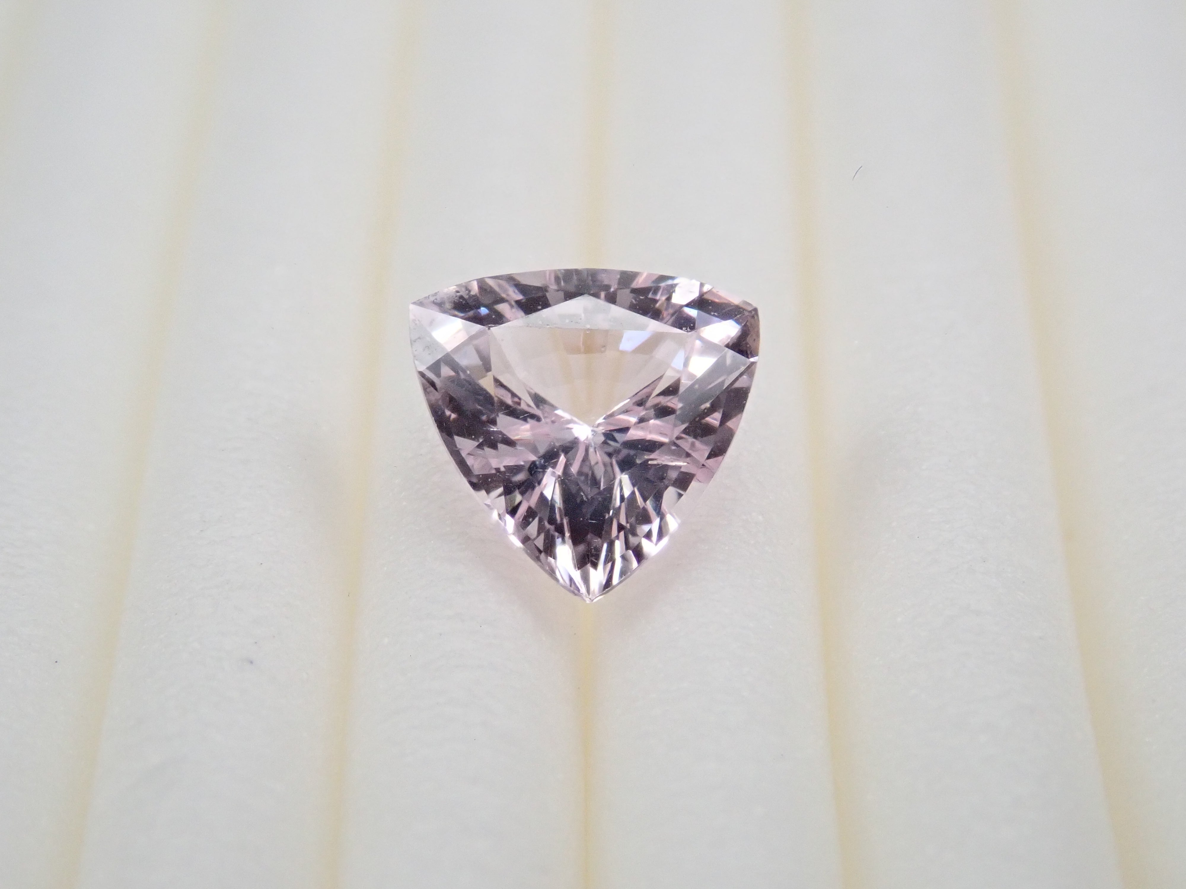 ピンクサファイア 0.881ctルース