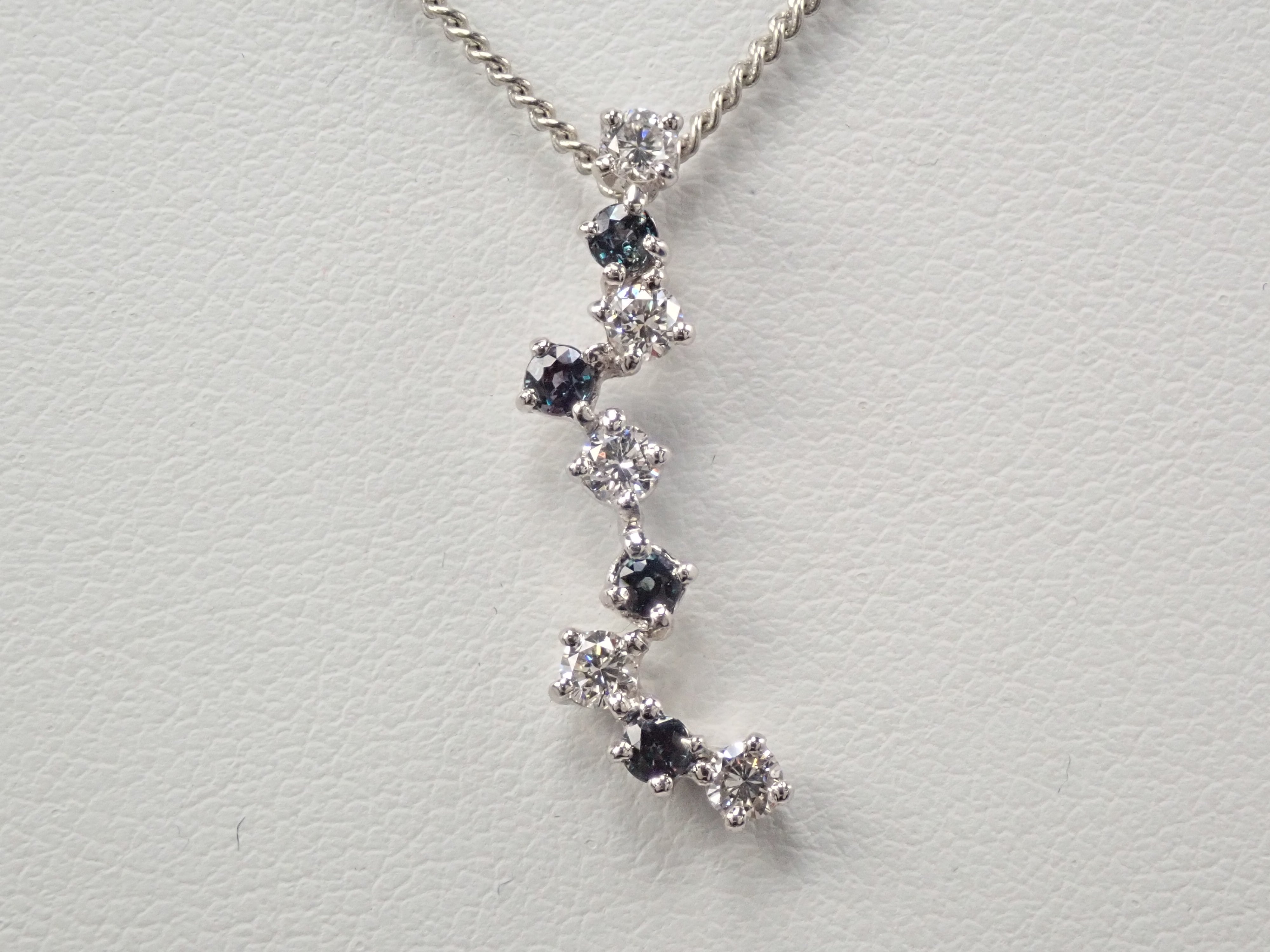 Pt900/Pt850 ブラジル産アレキサンドライト 0.2ct ペンダント(ネックレス)