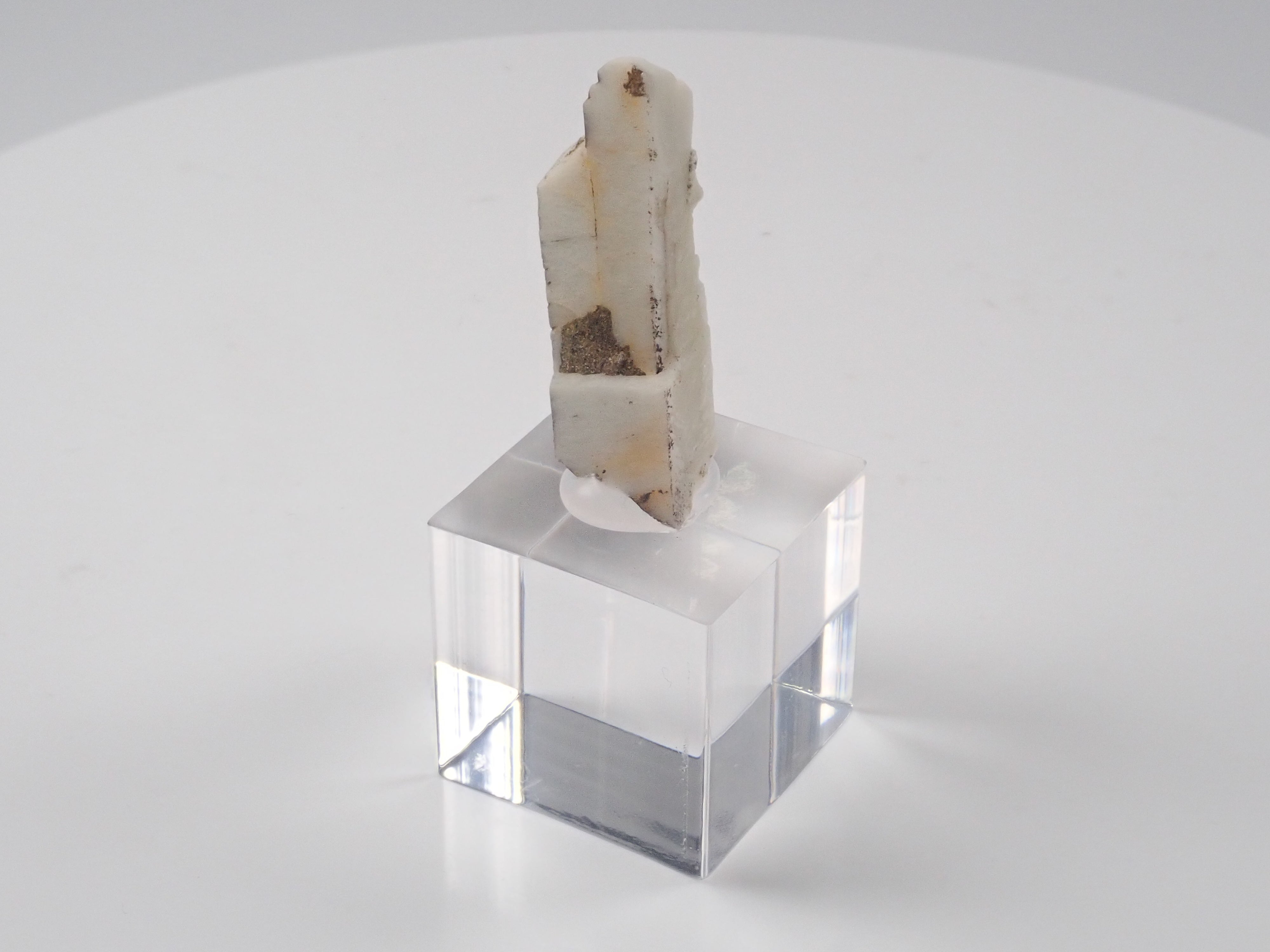 Pork stone + feldspar from Ebikawa Village, Gifu Prefecture + rhodochrosite from Hokkaido 3-stone set {Multiple purchase discounts available}