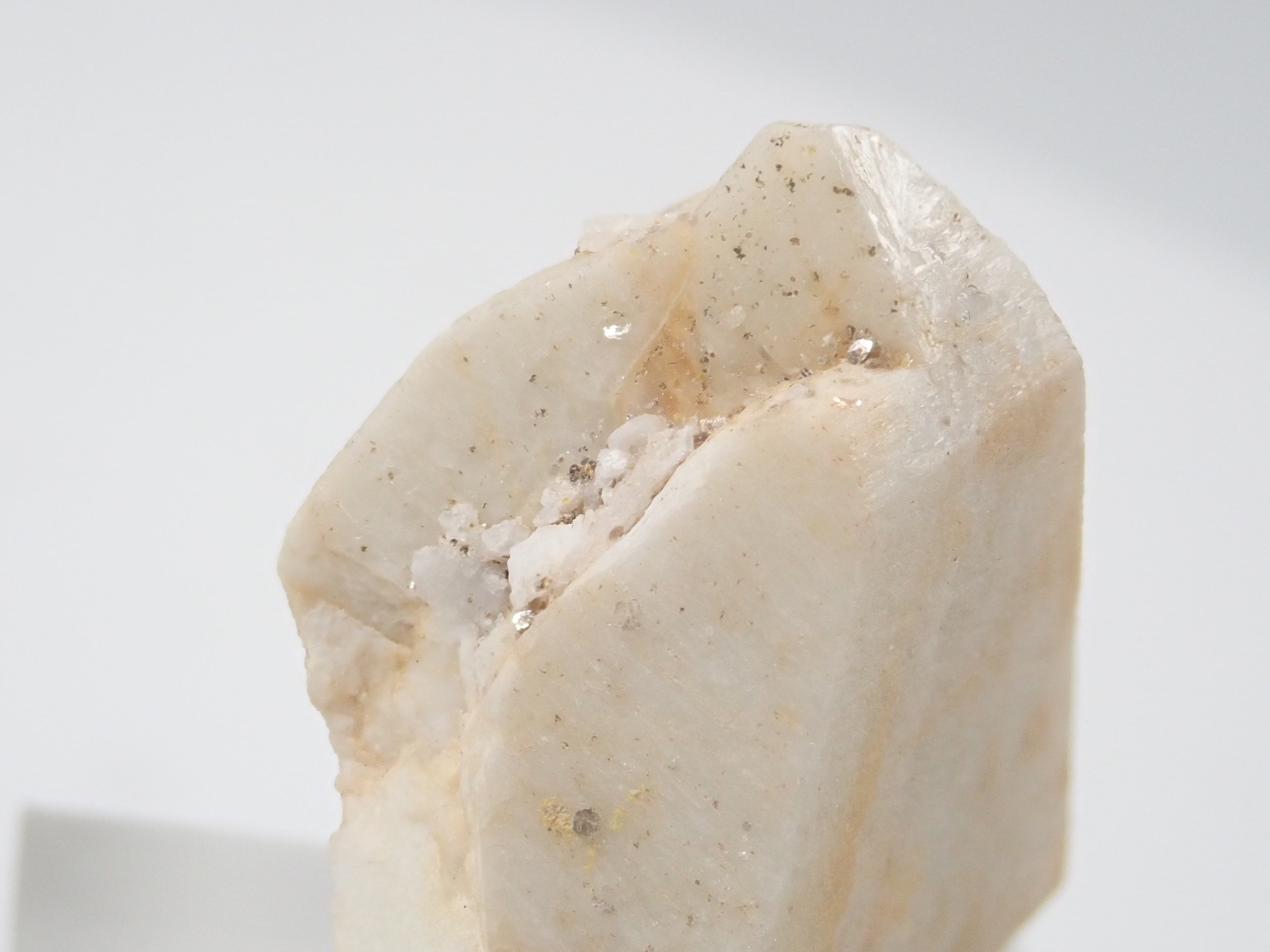 Pork stone + feldspar from Ebikawa Village, Gifu Prefecture + rhodochrosite from Hokkaido 3-stone set {Multiple purchase discounts available}