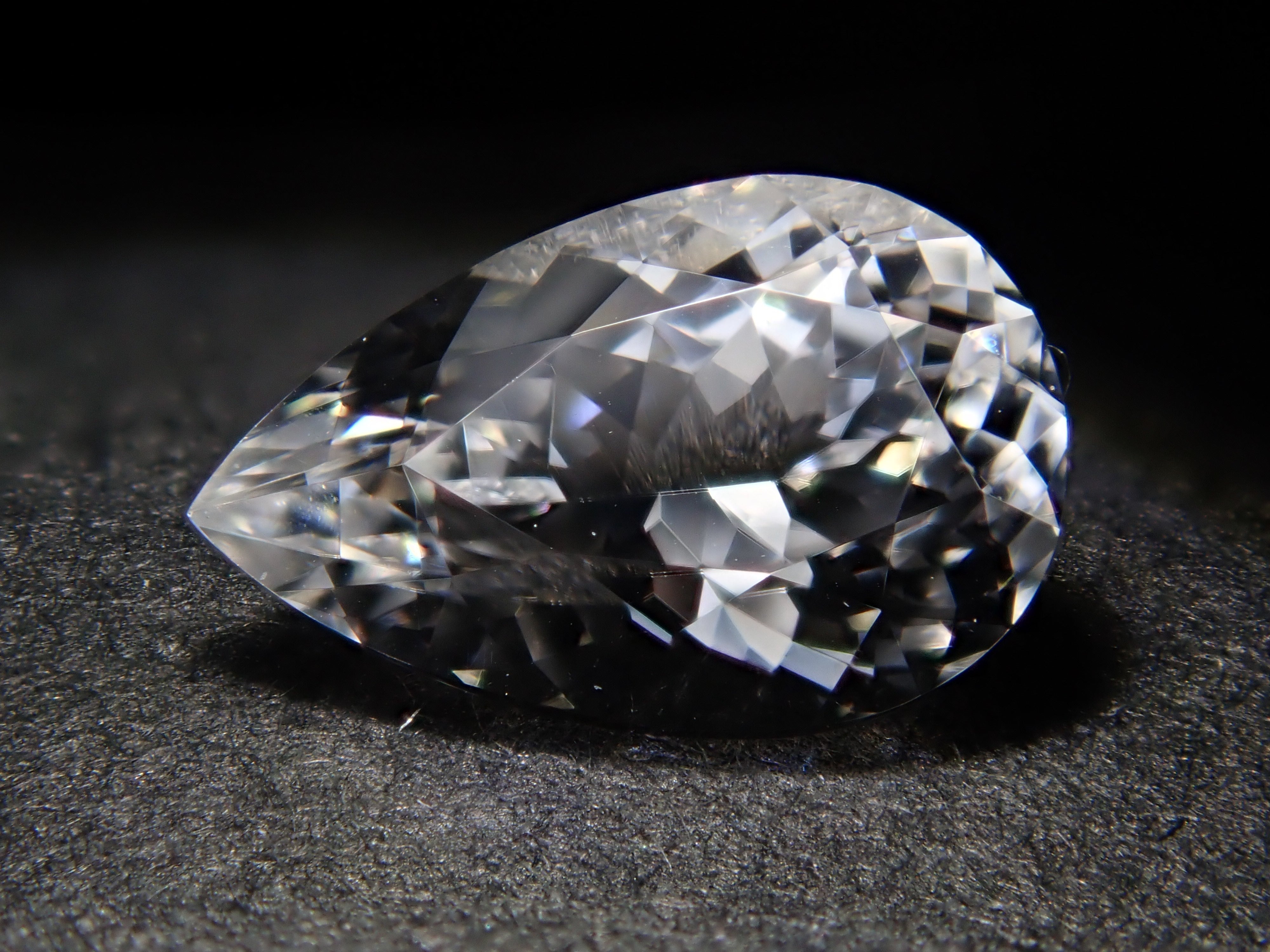 【11/13 22時販売】ロシア産フェナカイト 0.520ctルース