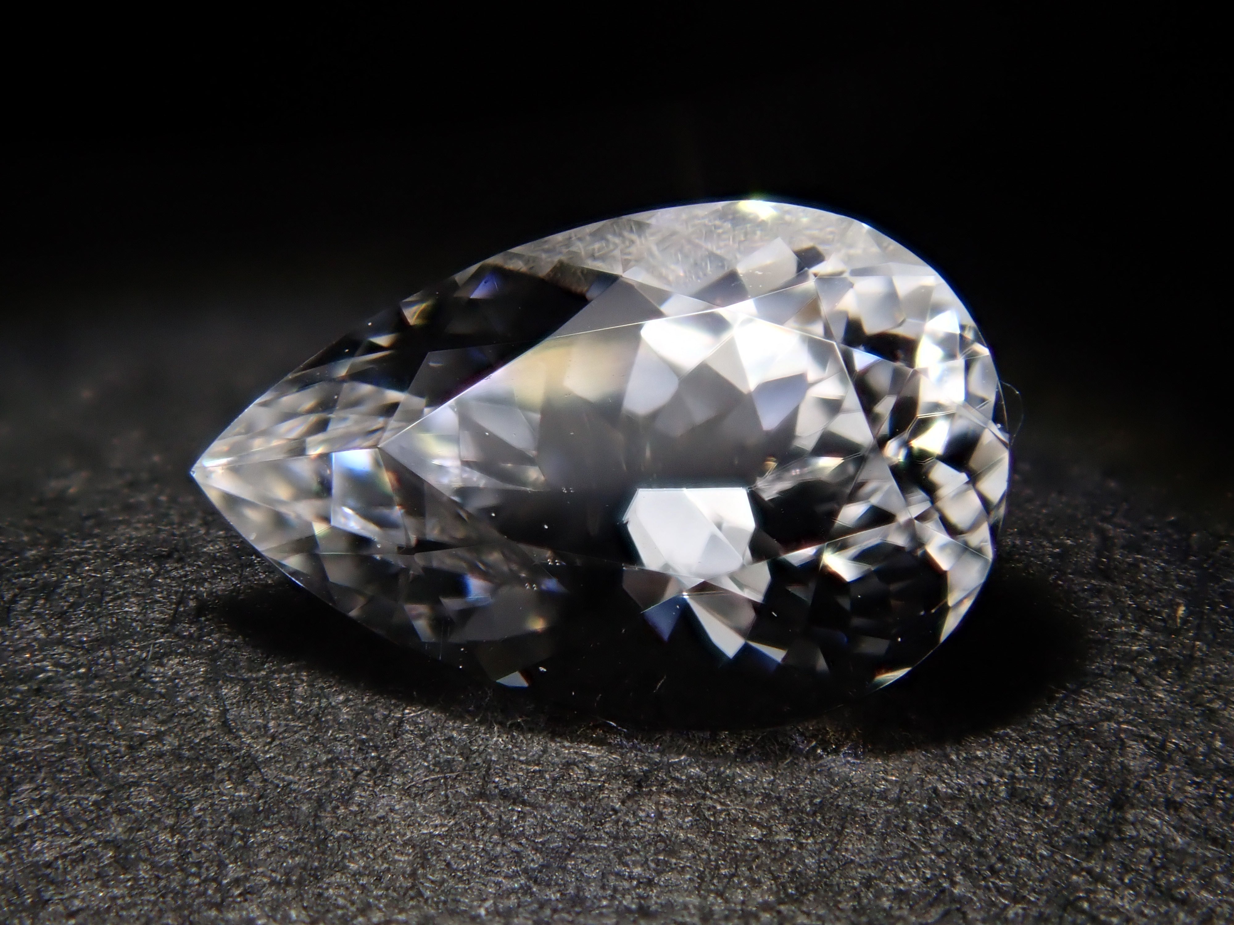 【11/13 22時販売】ロシア産フェナカイト 0.520ctルース