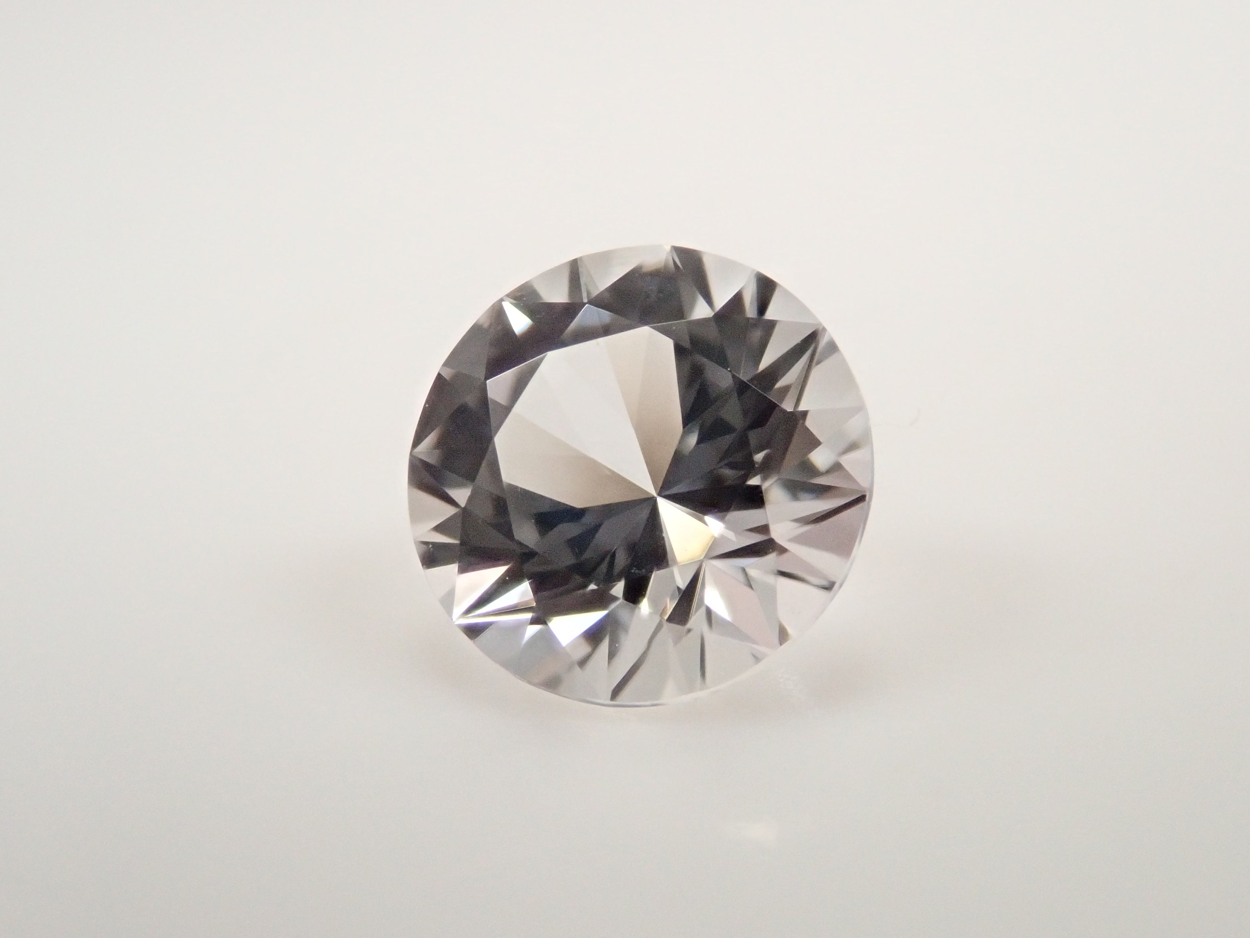 【11/19 22時販売】ロシア産フェナカイト 5.8mm/0.752ctルース