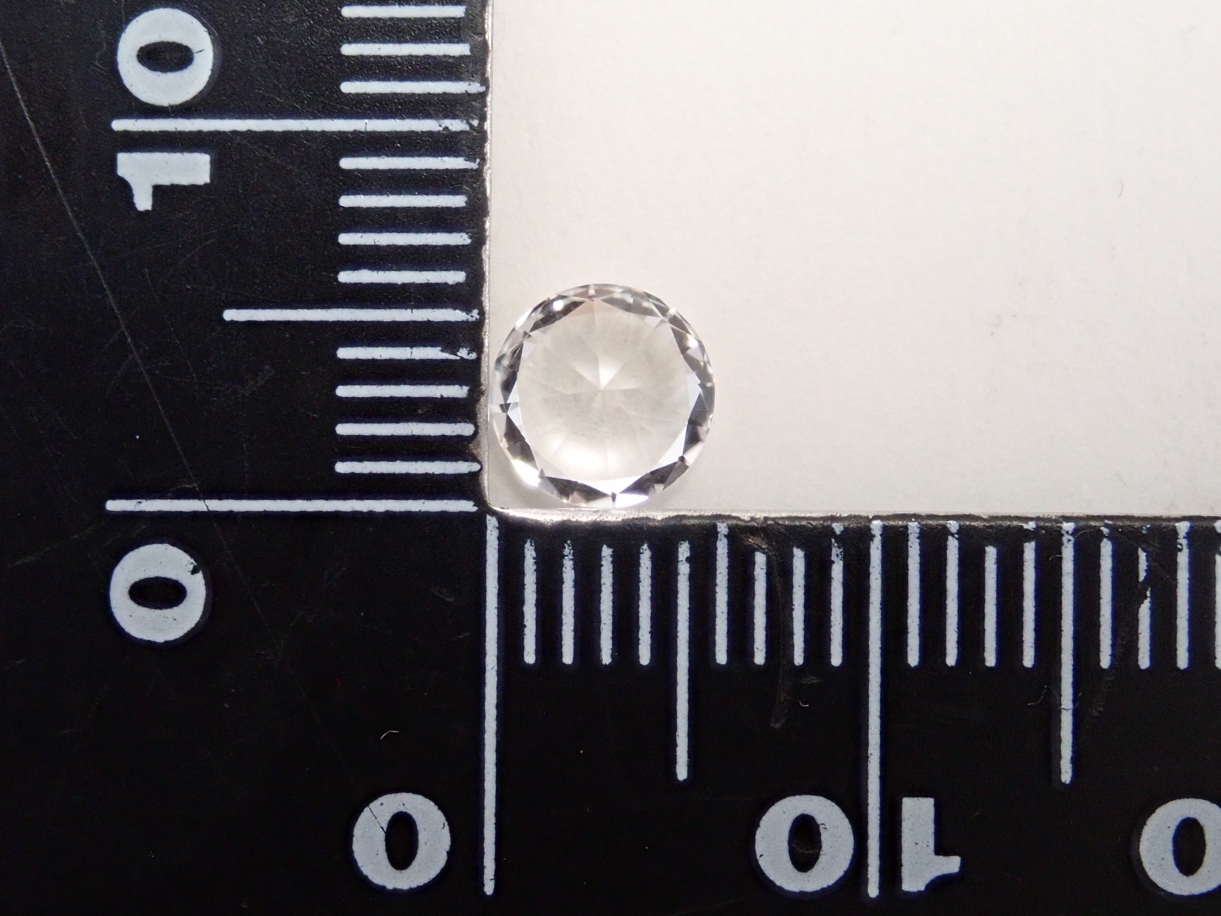 【11/19 22時販売】ロシア産フェナカイト 5.8mm/0.752ctルース