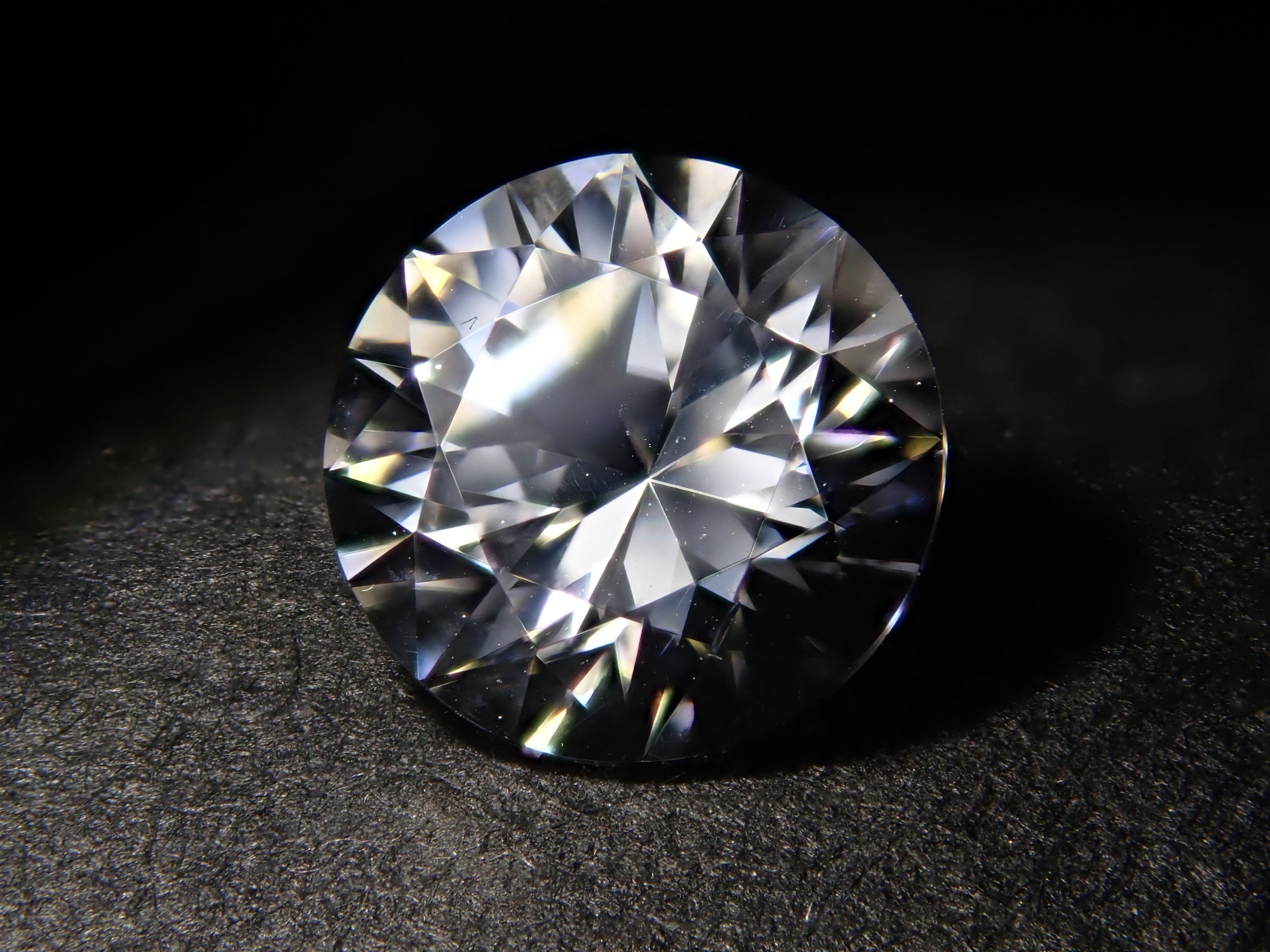 【11/19 22時販売】ロシア産フェナカイト 5.8mm/0.752ctルース