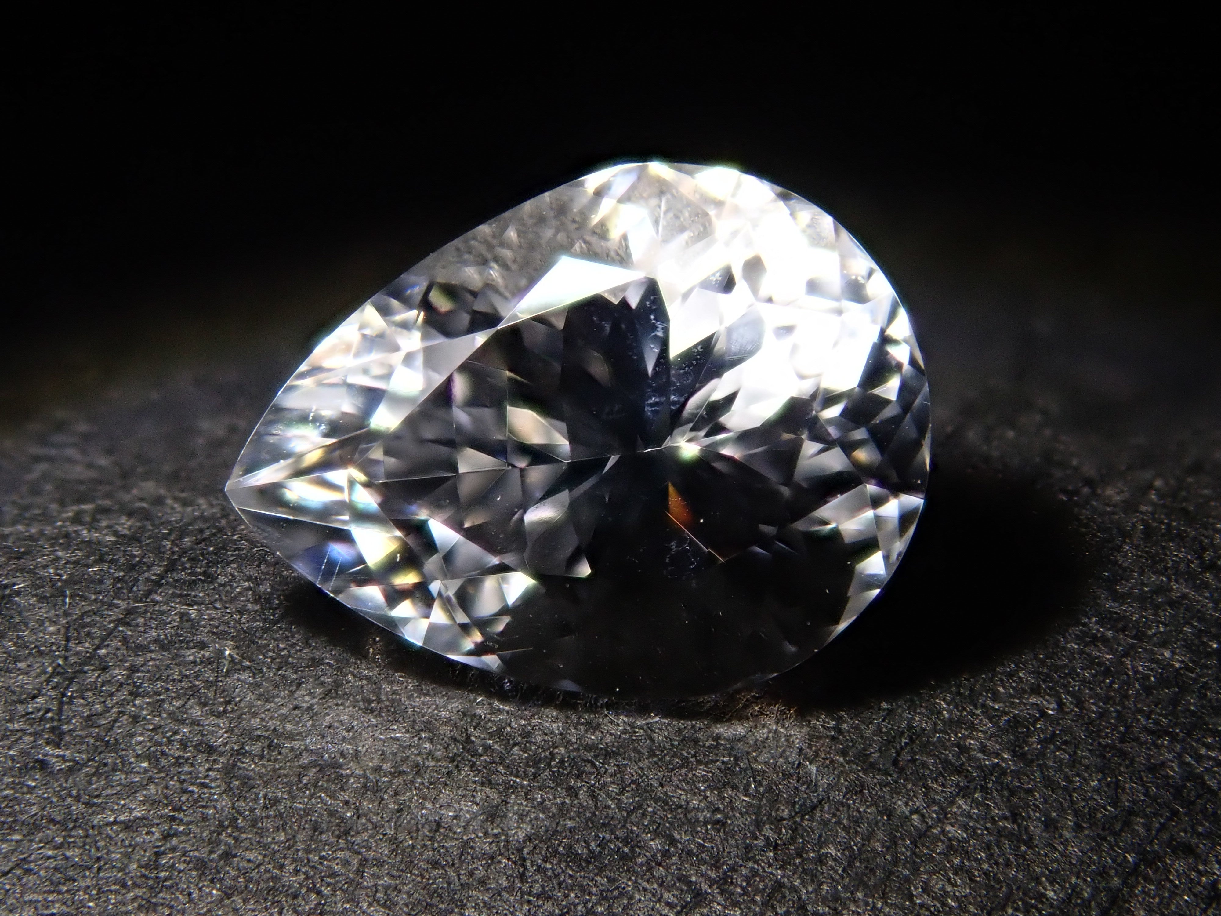 【11/13 22時販売】ロシア産フェナカイト 0.899ctルース