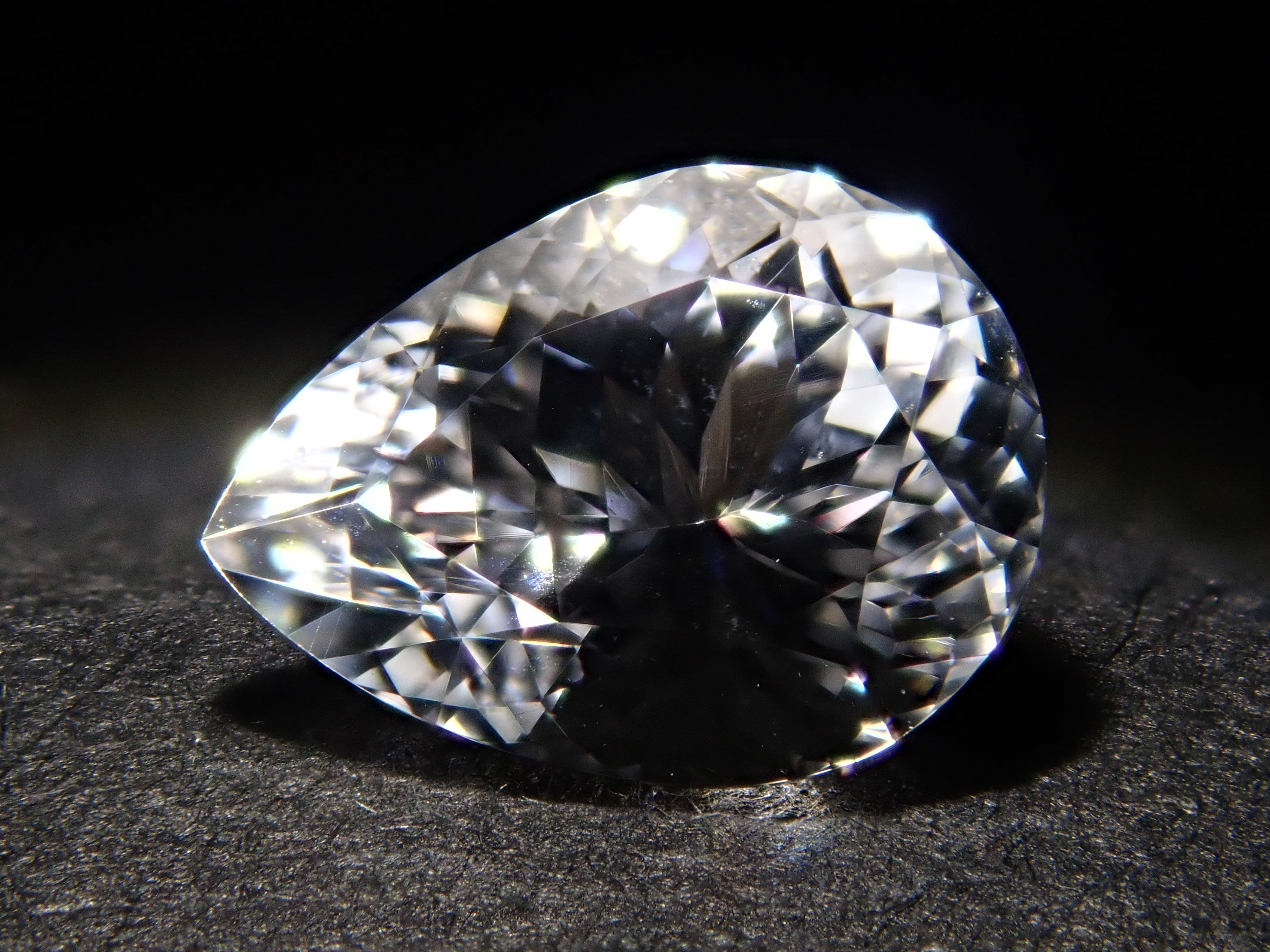 【11/13 22時販売】ロシア産フェナカイト 0.899ctルース