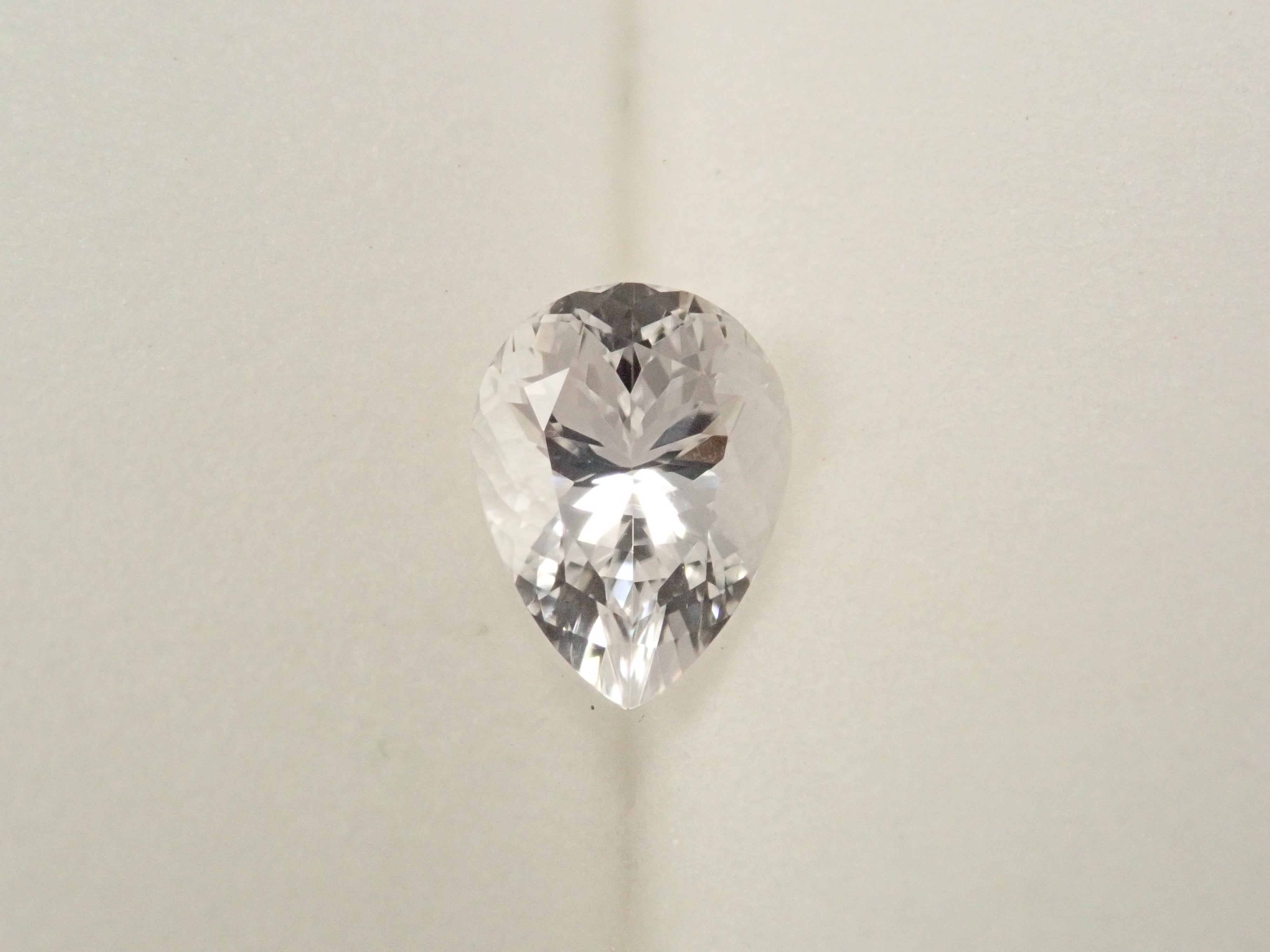 【11/13 22時販売】ロシア産フェナカイト 0.899ctルース