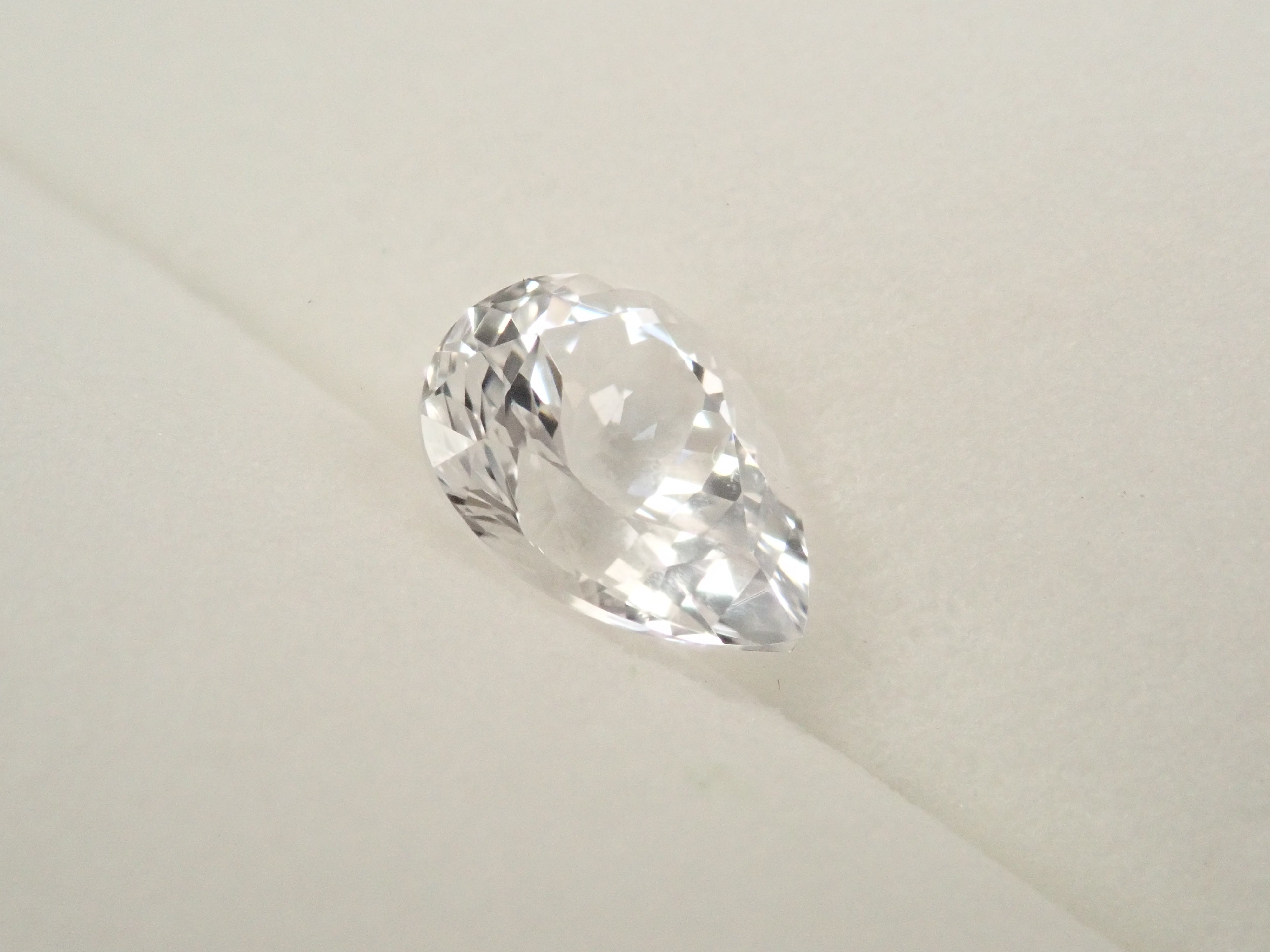 【11/13 22時販売】ロシア産フェナカイト 0.899ctルース