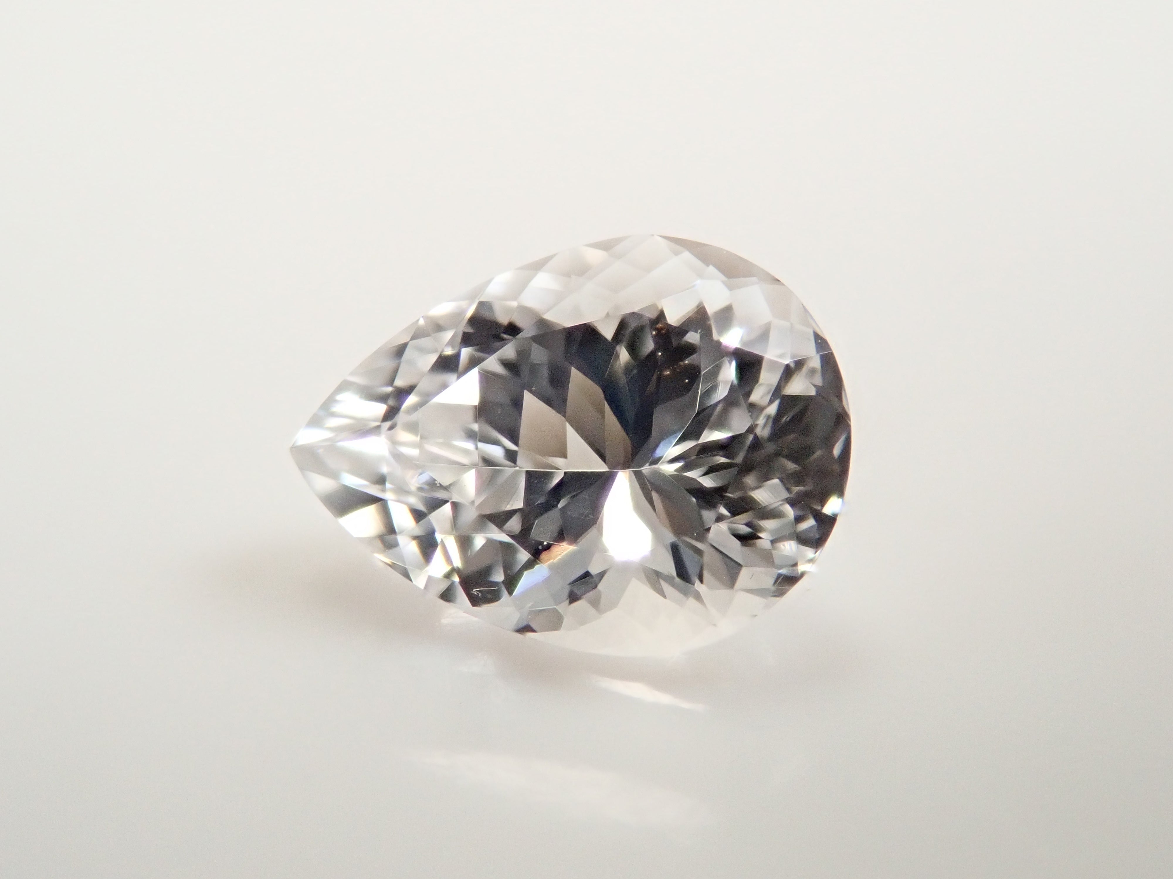 【11/13 22時販売】ロシア産フェナカイト 0.899ctルース