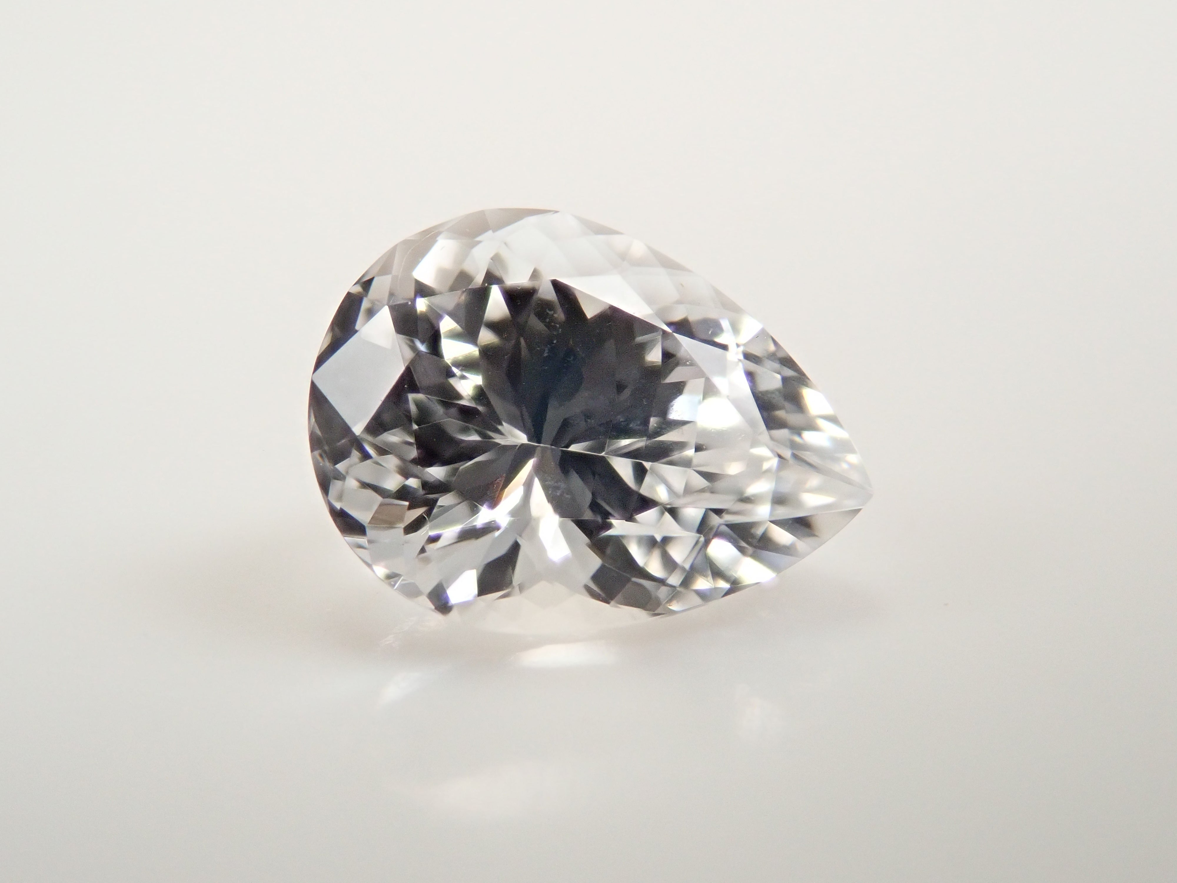 【11/13 22時販売】ロシア産フェナカイト 0.899ctルース