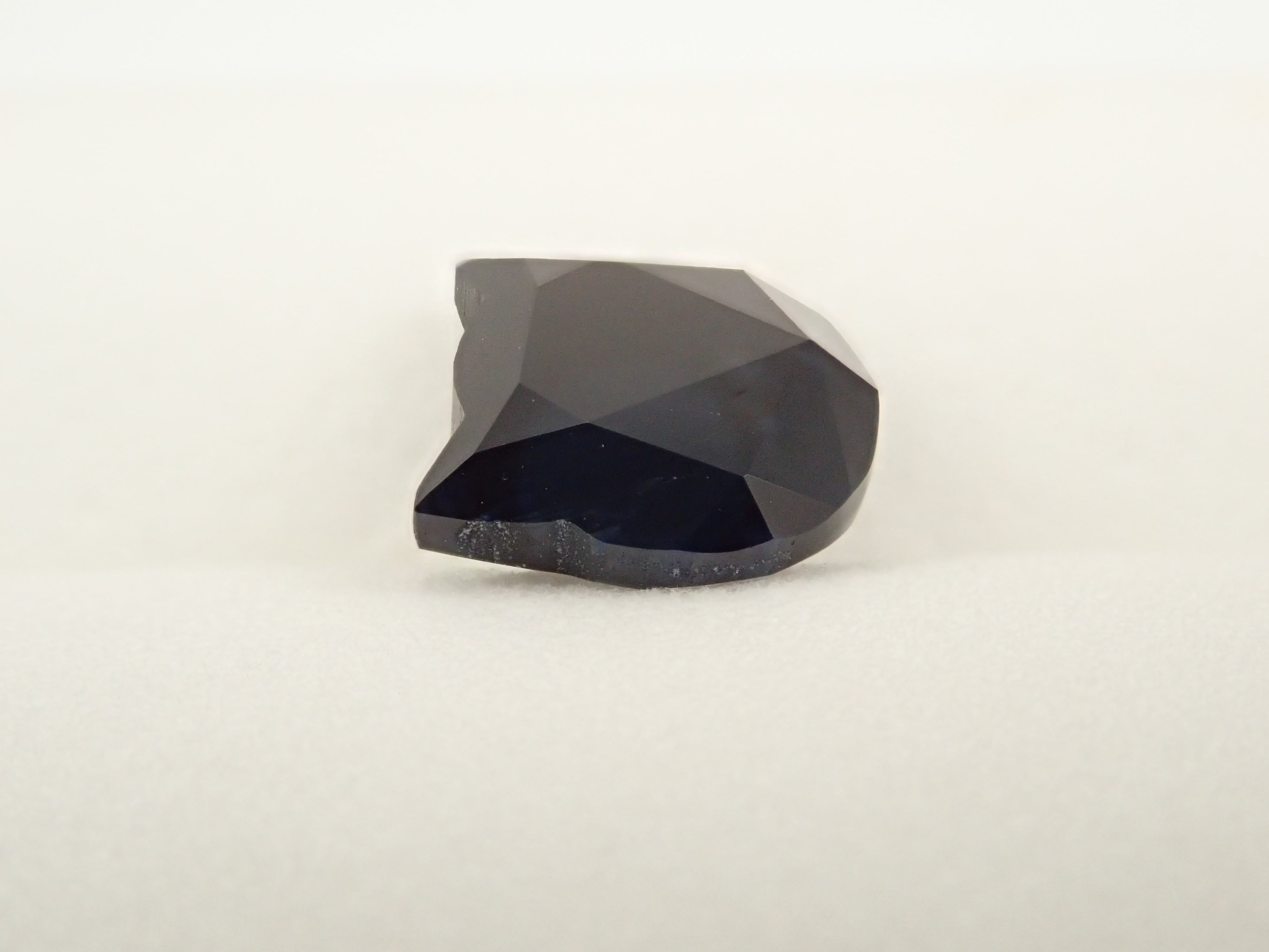 【猫カット】タイ産サファイア 4.746ctルース