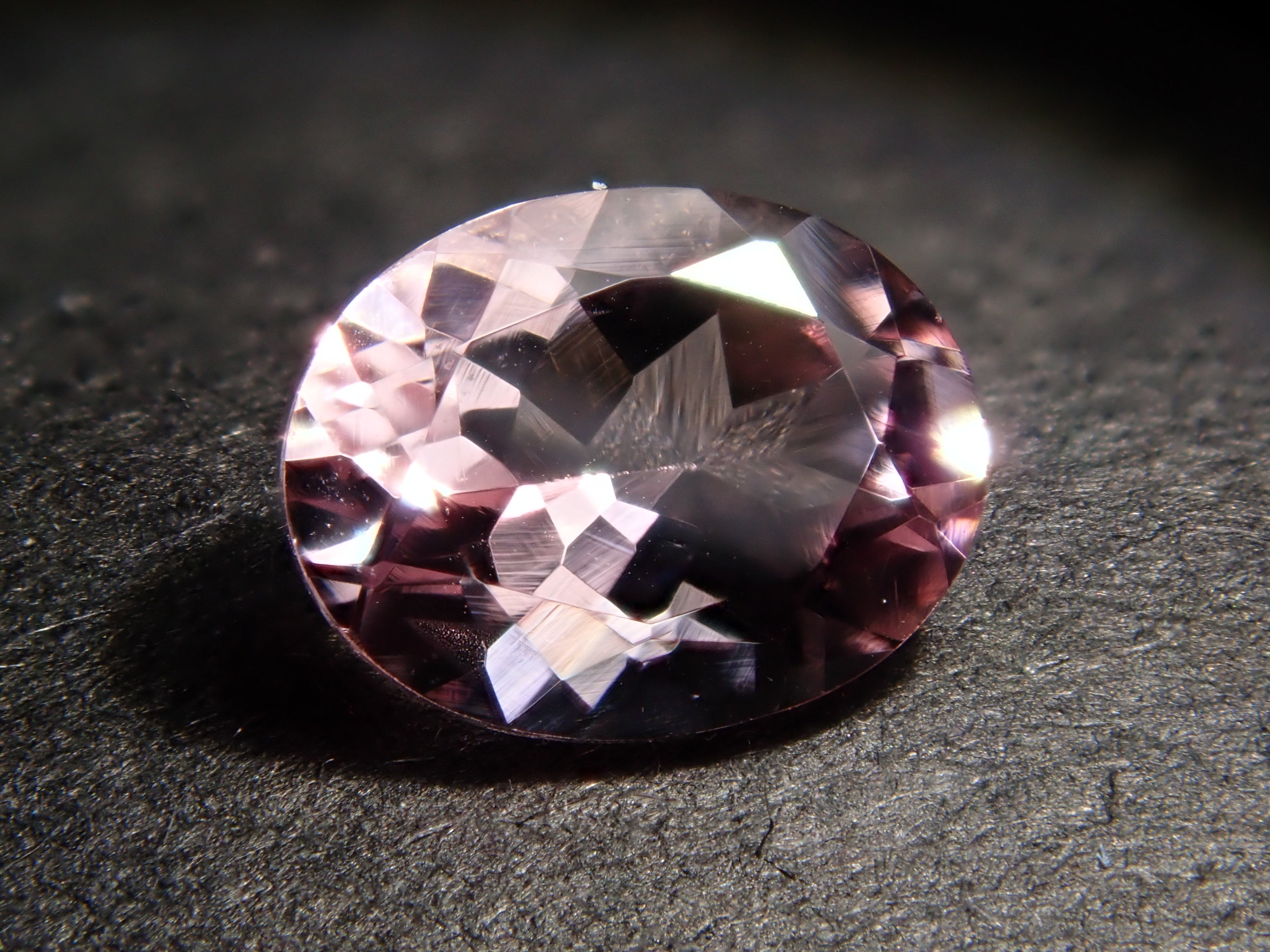 ナイジェリア産モルガナイト 0.354ctルース