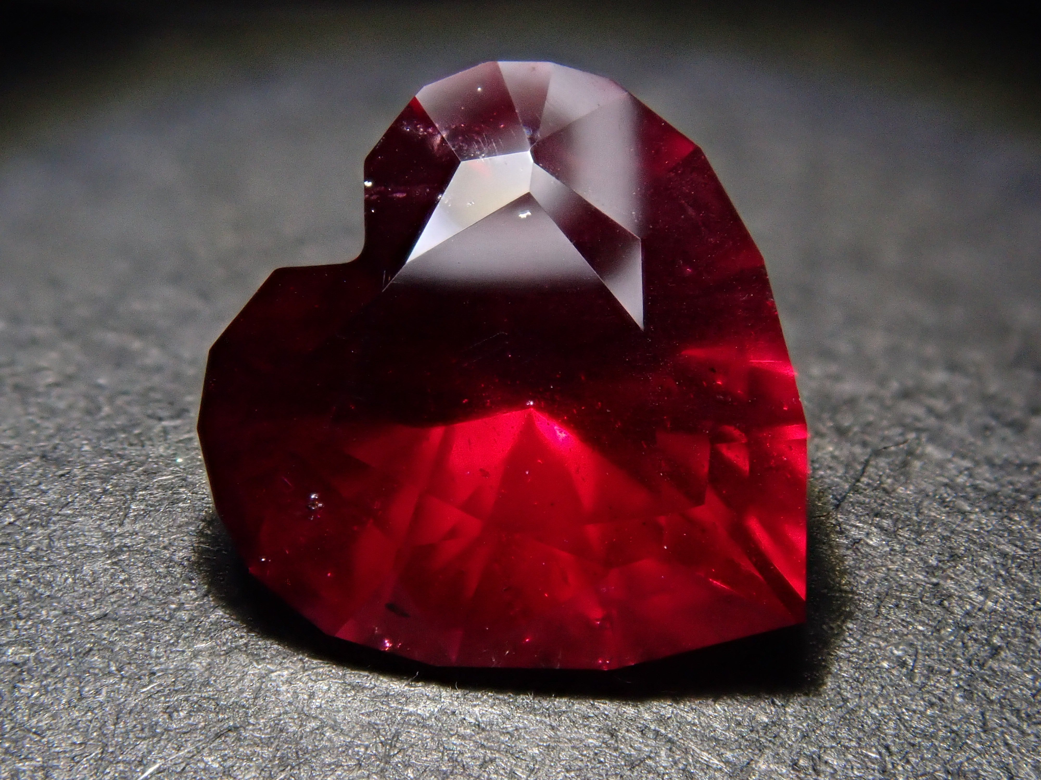 【11/20 22時販売】タンザニア産アルマンディンガーネット 1.564ctルース