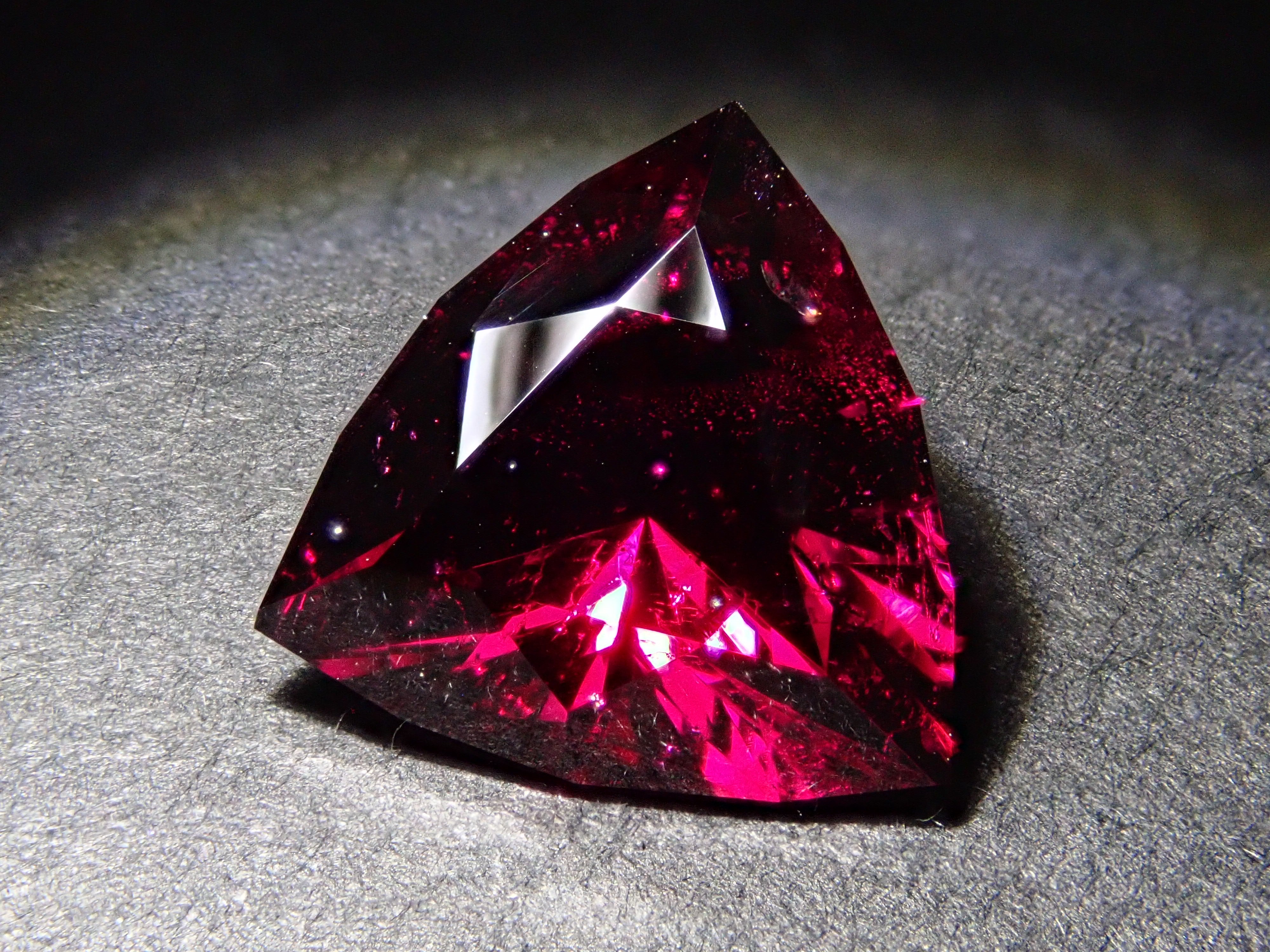 【11/20 22時販売】タンザニア産ロードライトガーネット 3.486ctルース