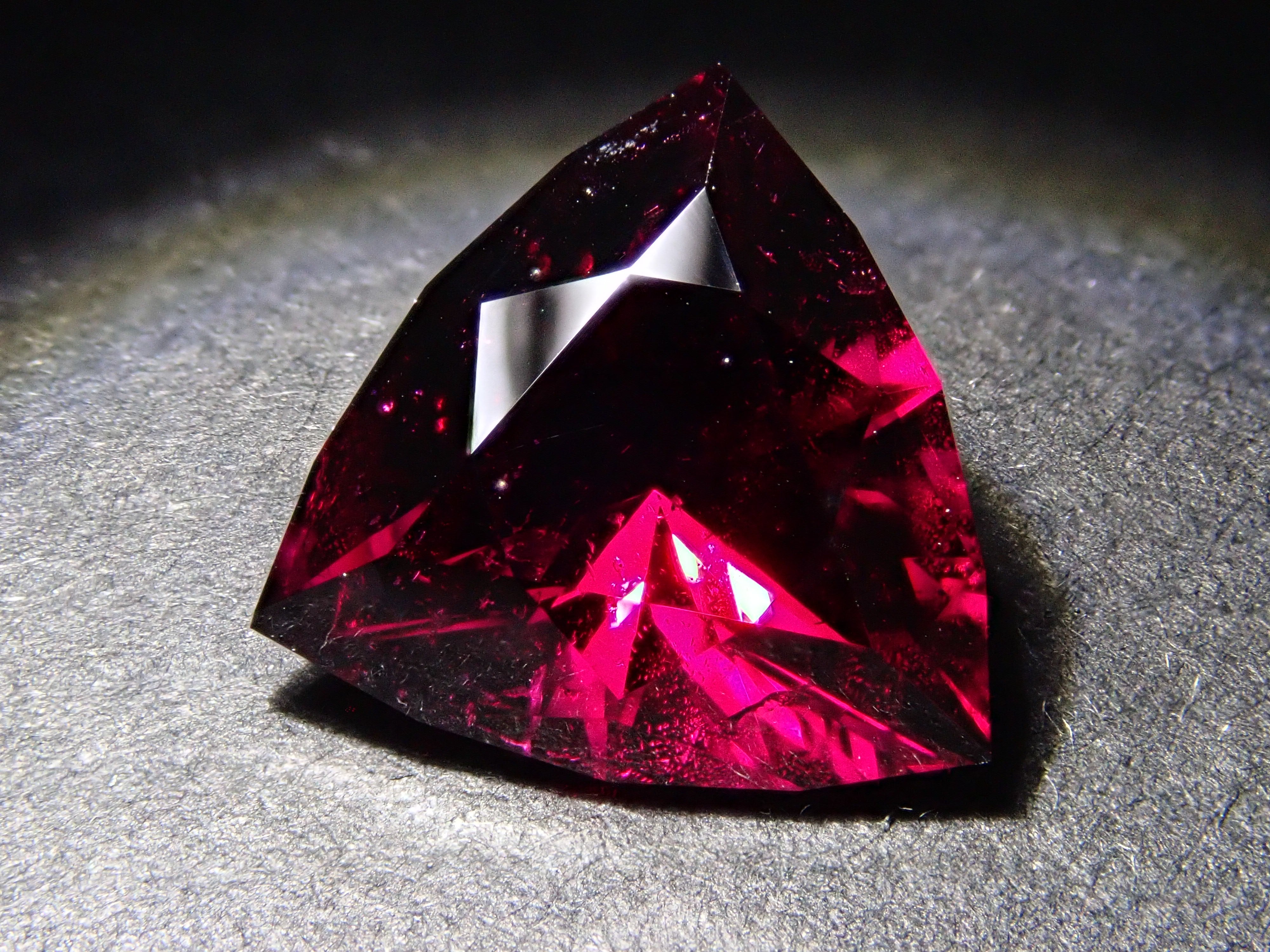 【11/20 22時販売】タンザニア産ロードライトガーネット 3.486ctルース