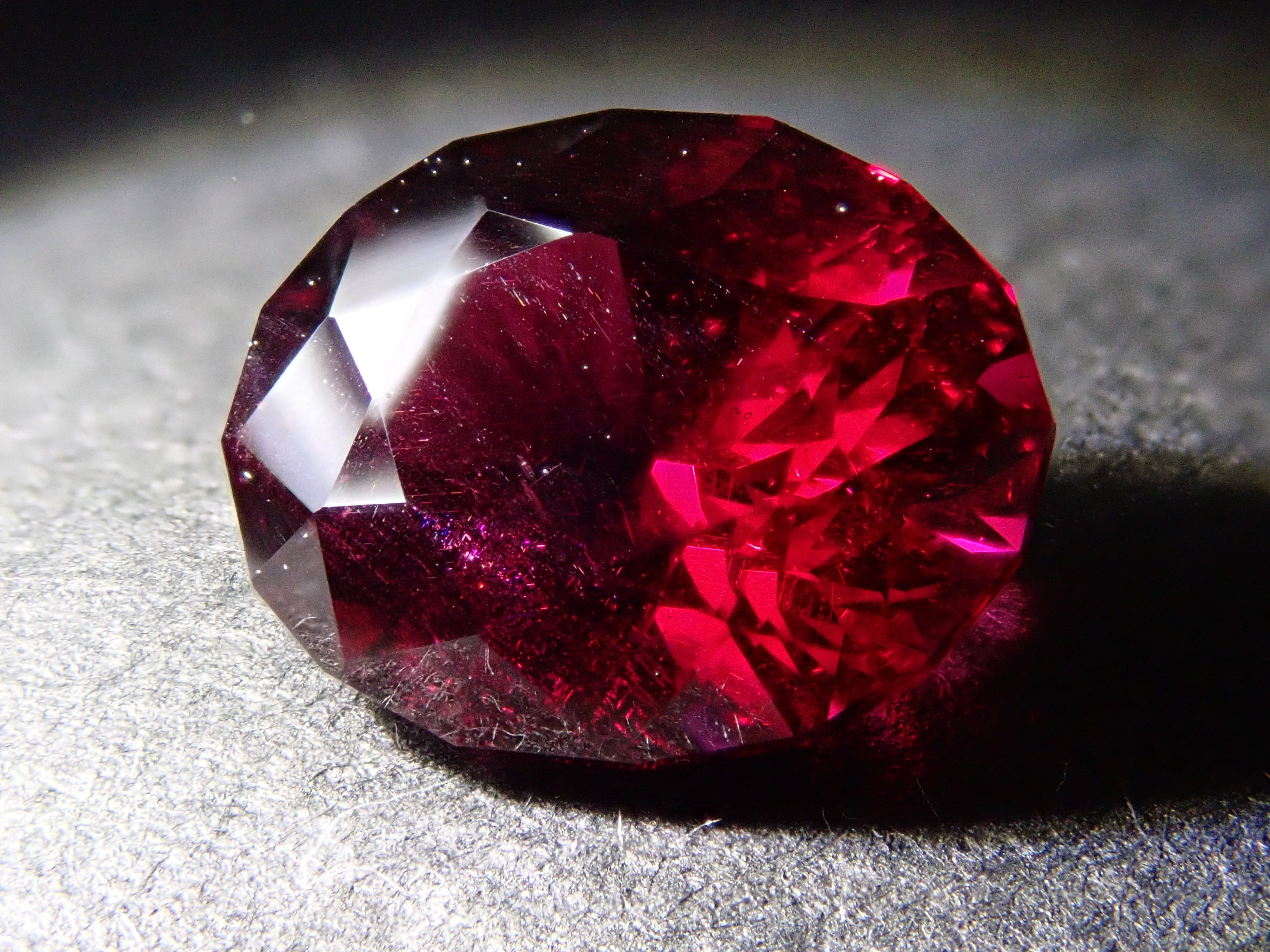 【11/20 22時販売】タンザニア産アルマンディンガーネット 2.972ctルース