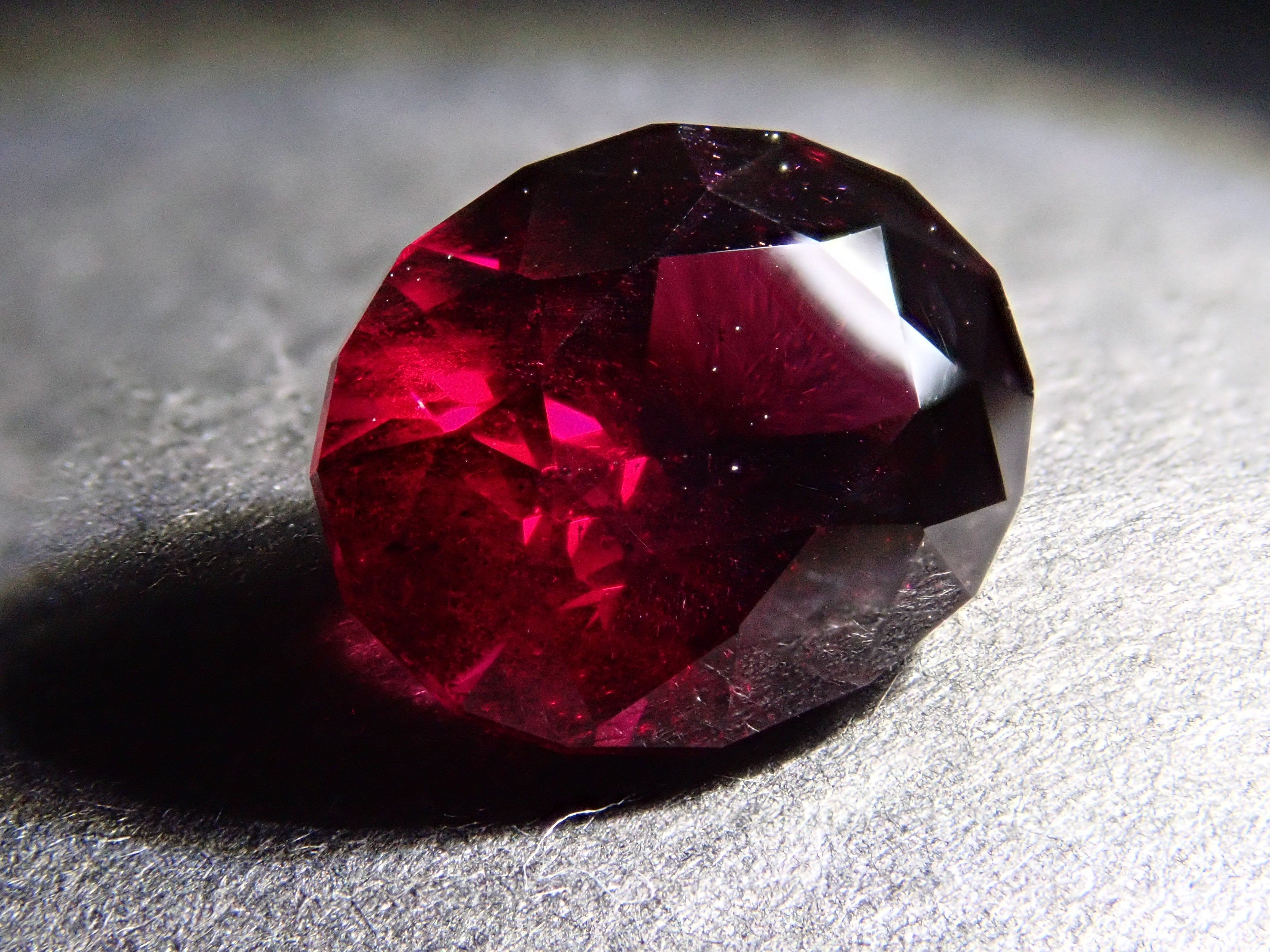 【11/20 22時販売】タンザニア産アルマンディンガーネット 2.972ctルース