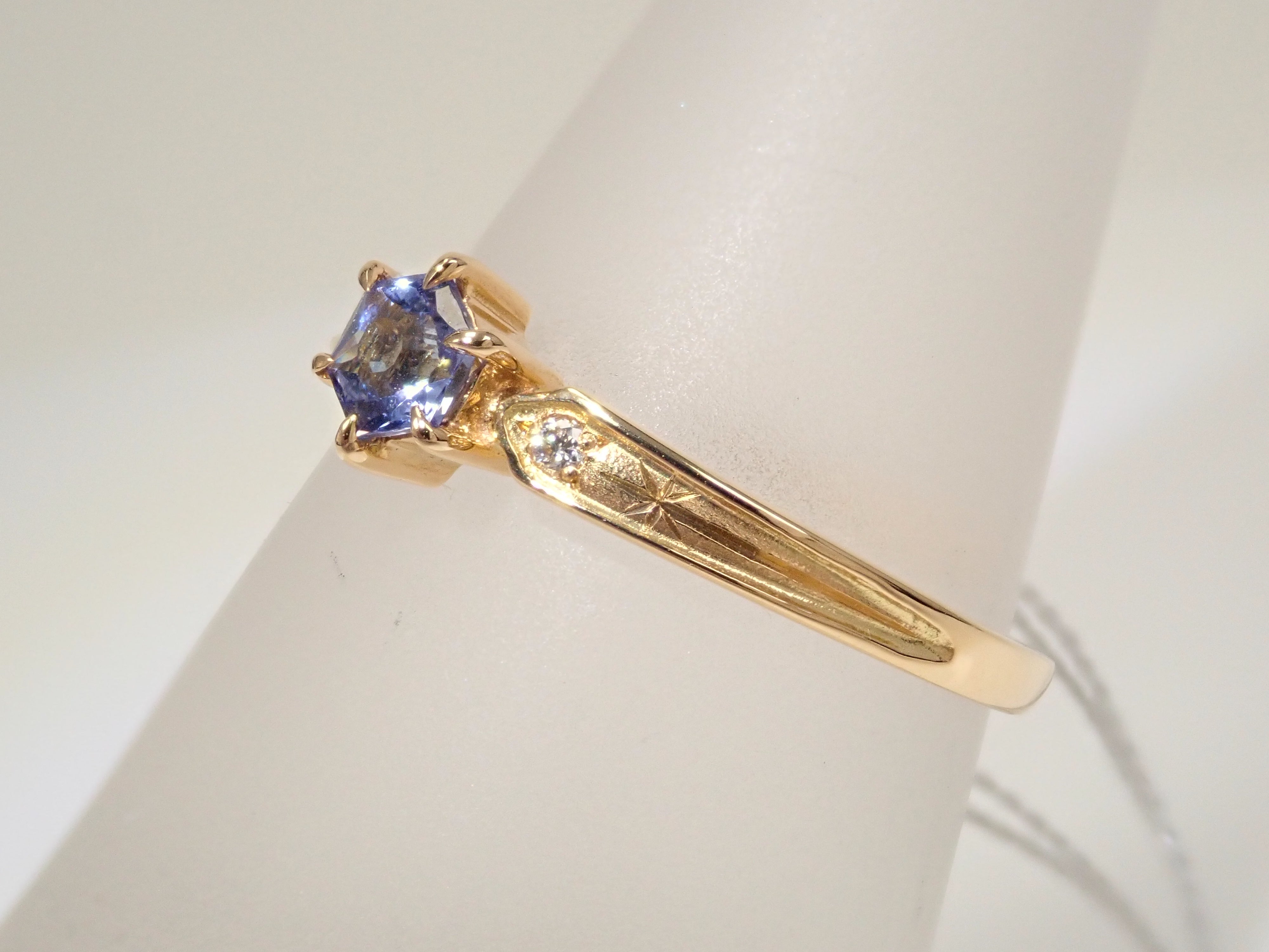 【抽選販売110901】K18YG ラベンダータンザナイト 3.5mm/0.211ct・ダイヤモンド リング