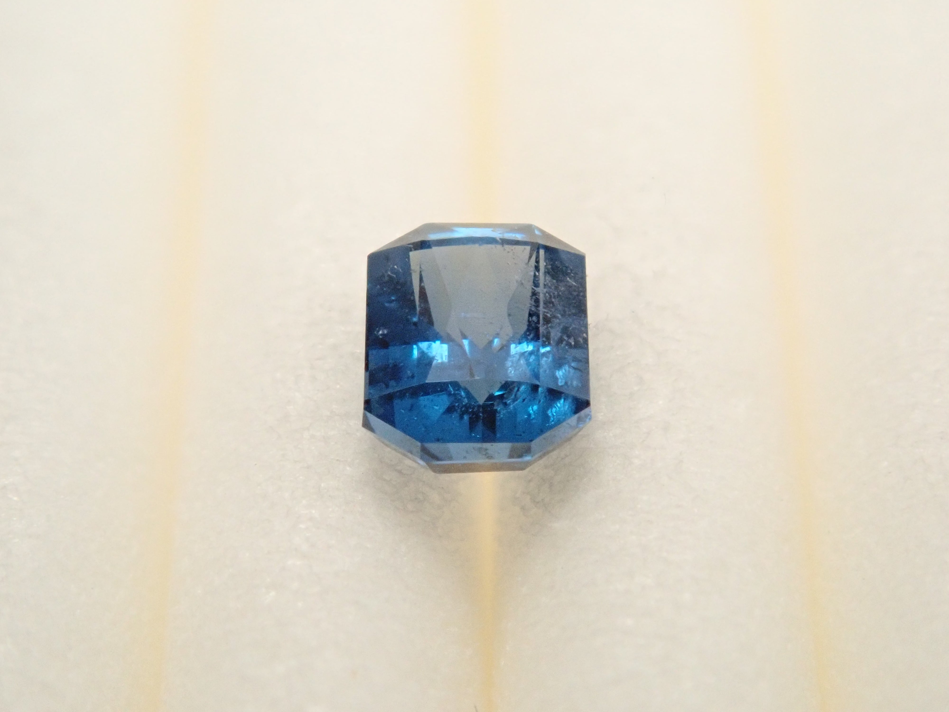 ナイジェリア産コバルトガーナイト 0.299ctルース 鑑別書