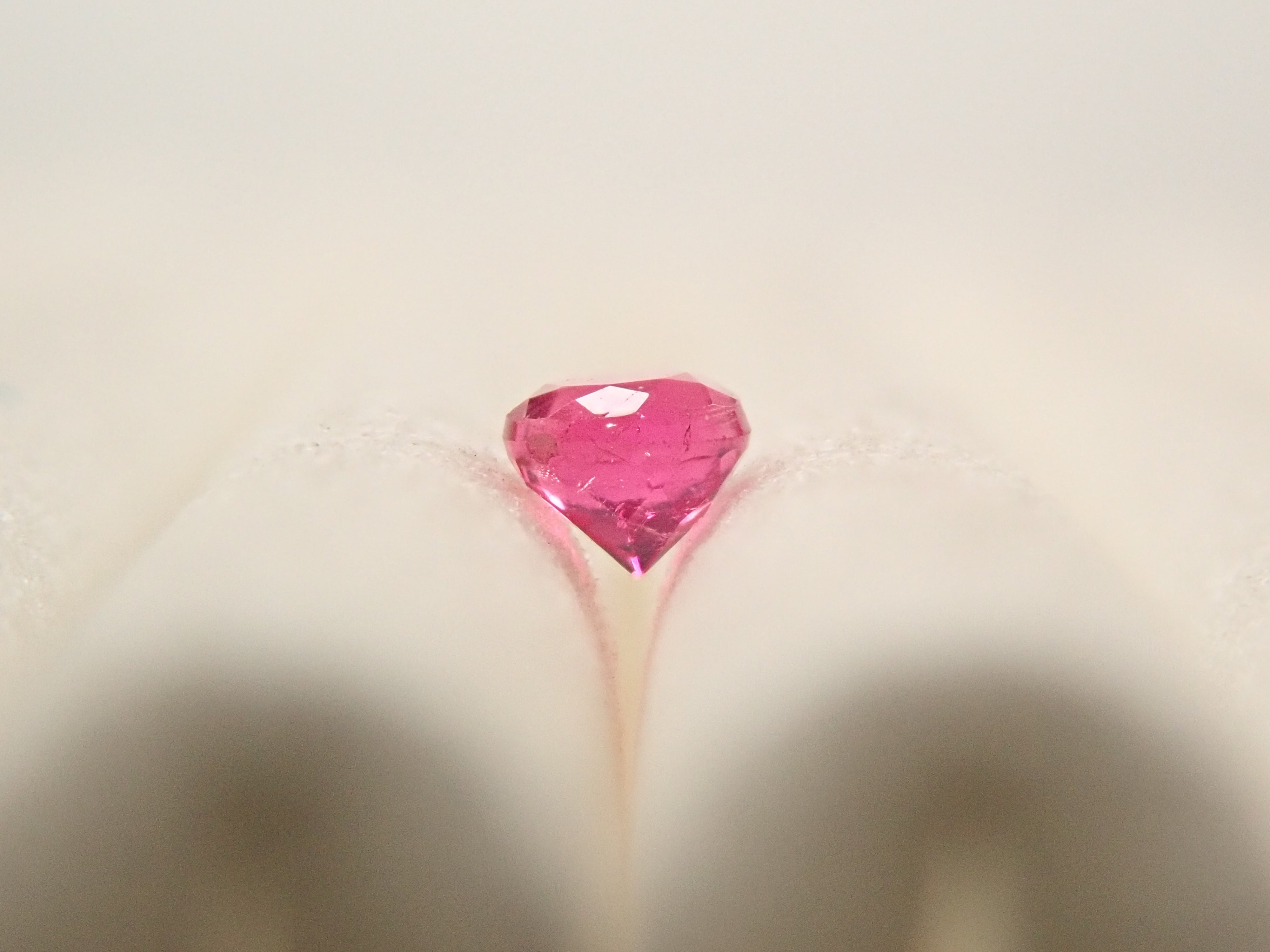 アメリカ産レッドベリル 0.045ctルース