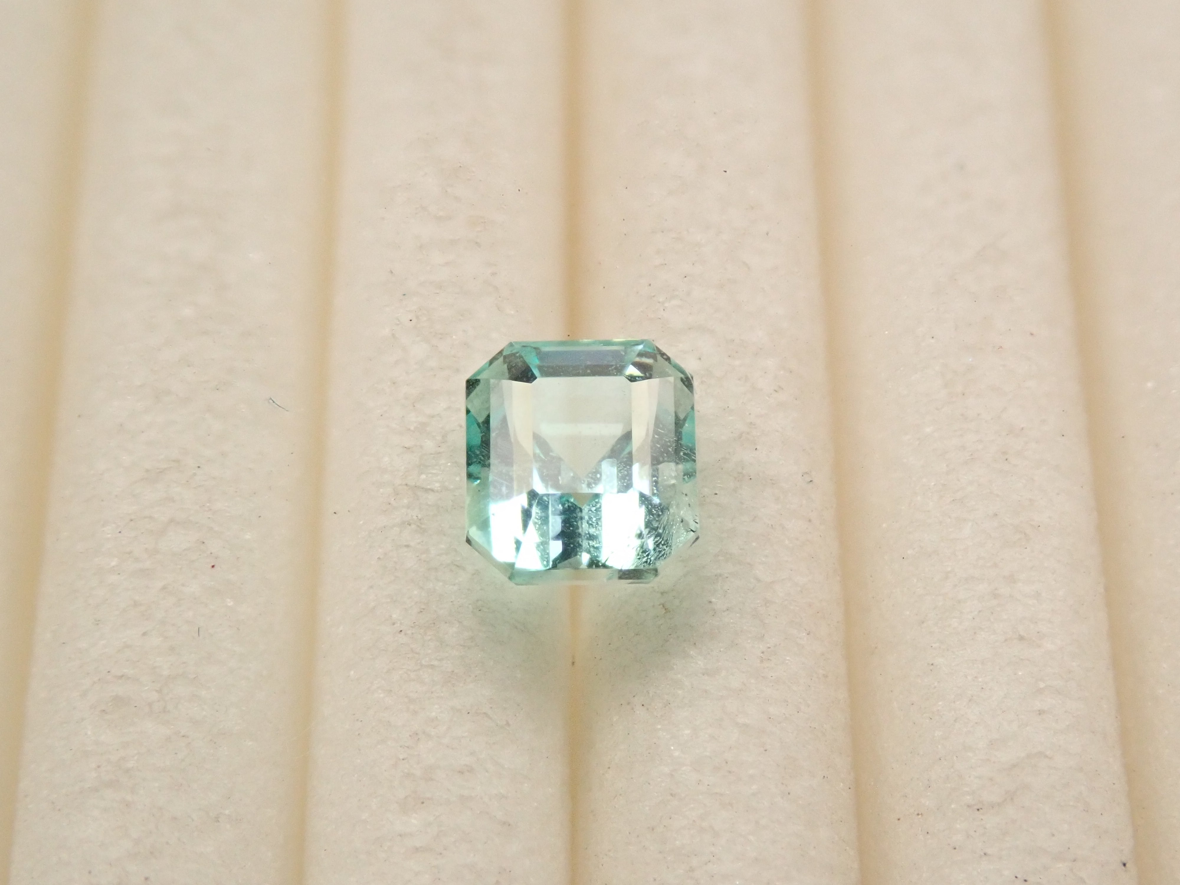 【11/29 22時販売】オーストラリア産エメラルド 0.320ctルース