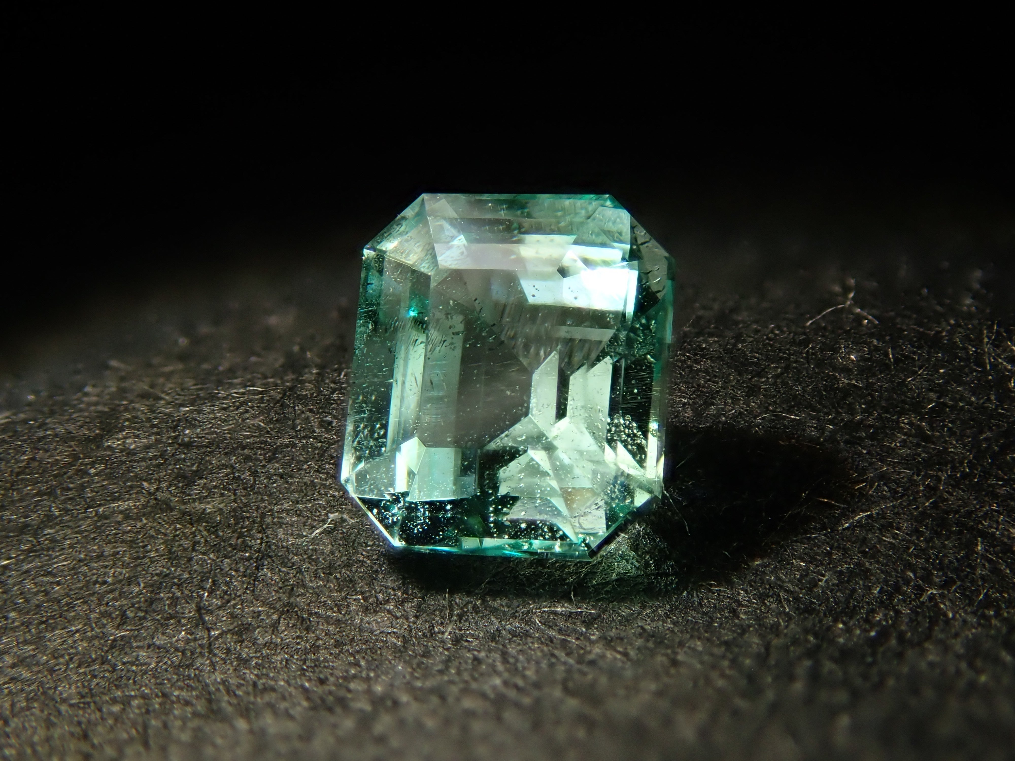 【11/29 22時販売】オーストラリア産エメラルド 0.320ctルース