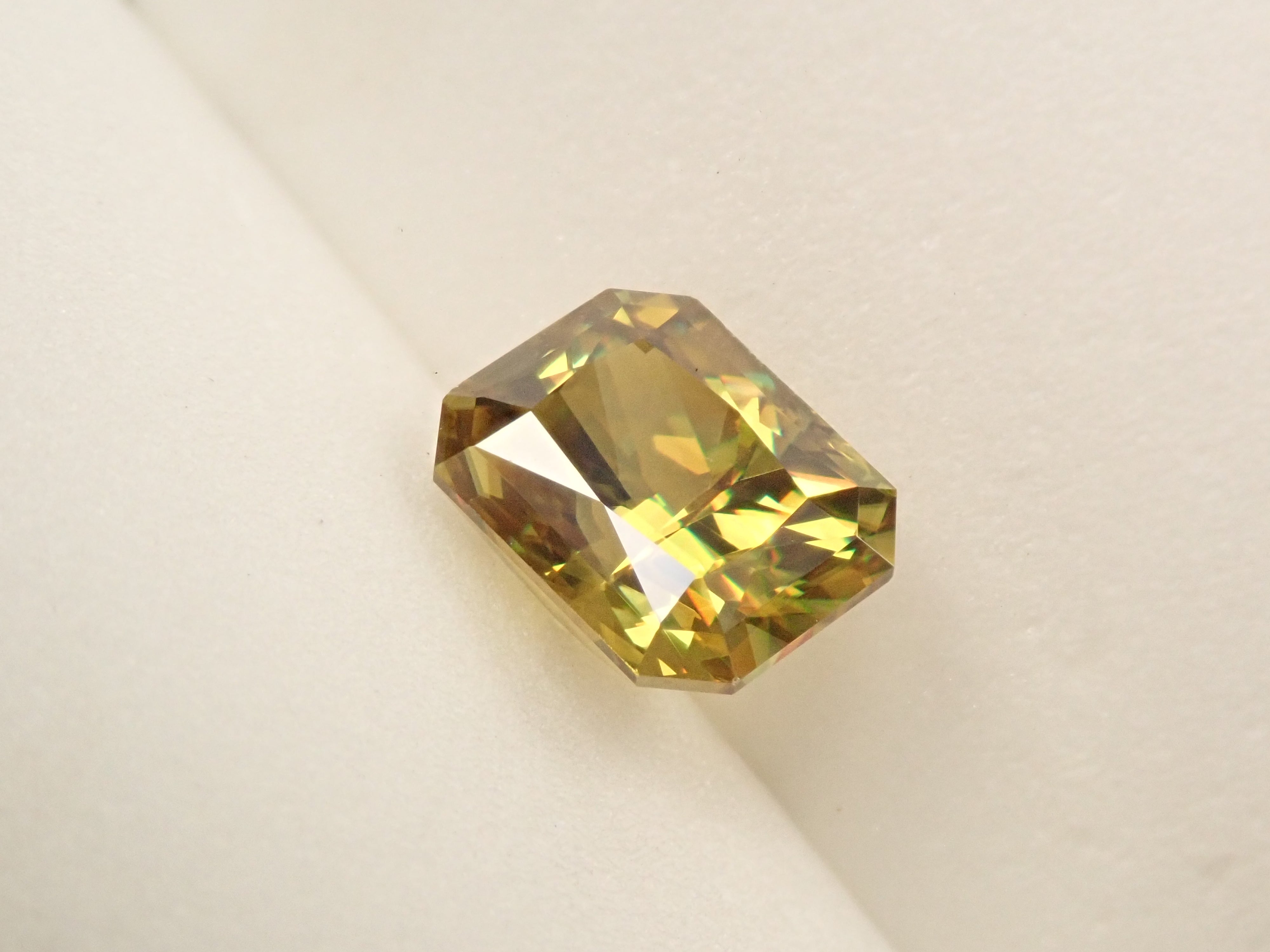 マダガスカル産スフェーン 1.864ctルース