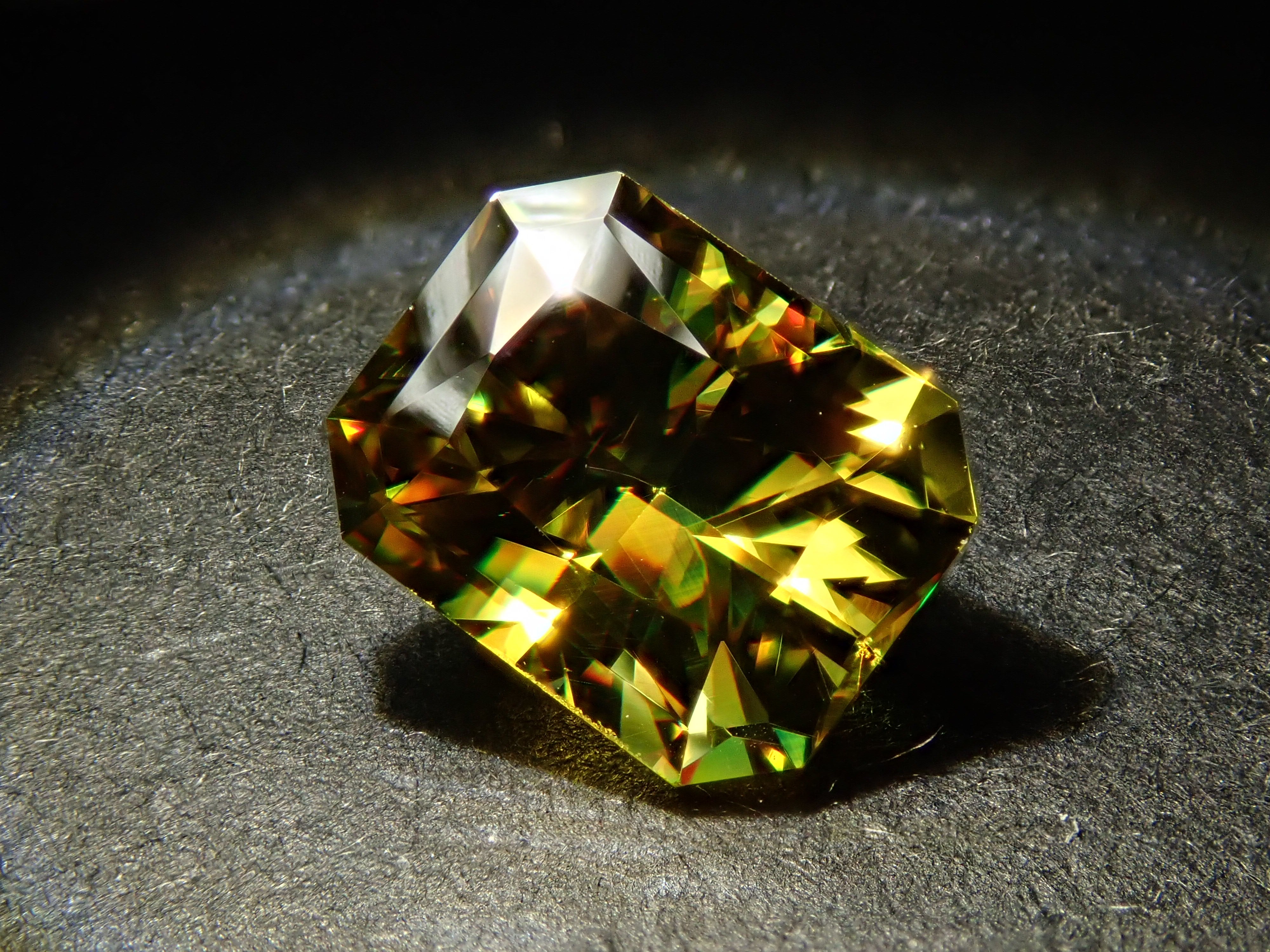 マダガスカル産スフェーン 1.864ctルース