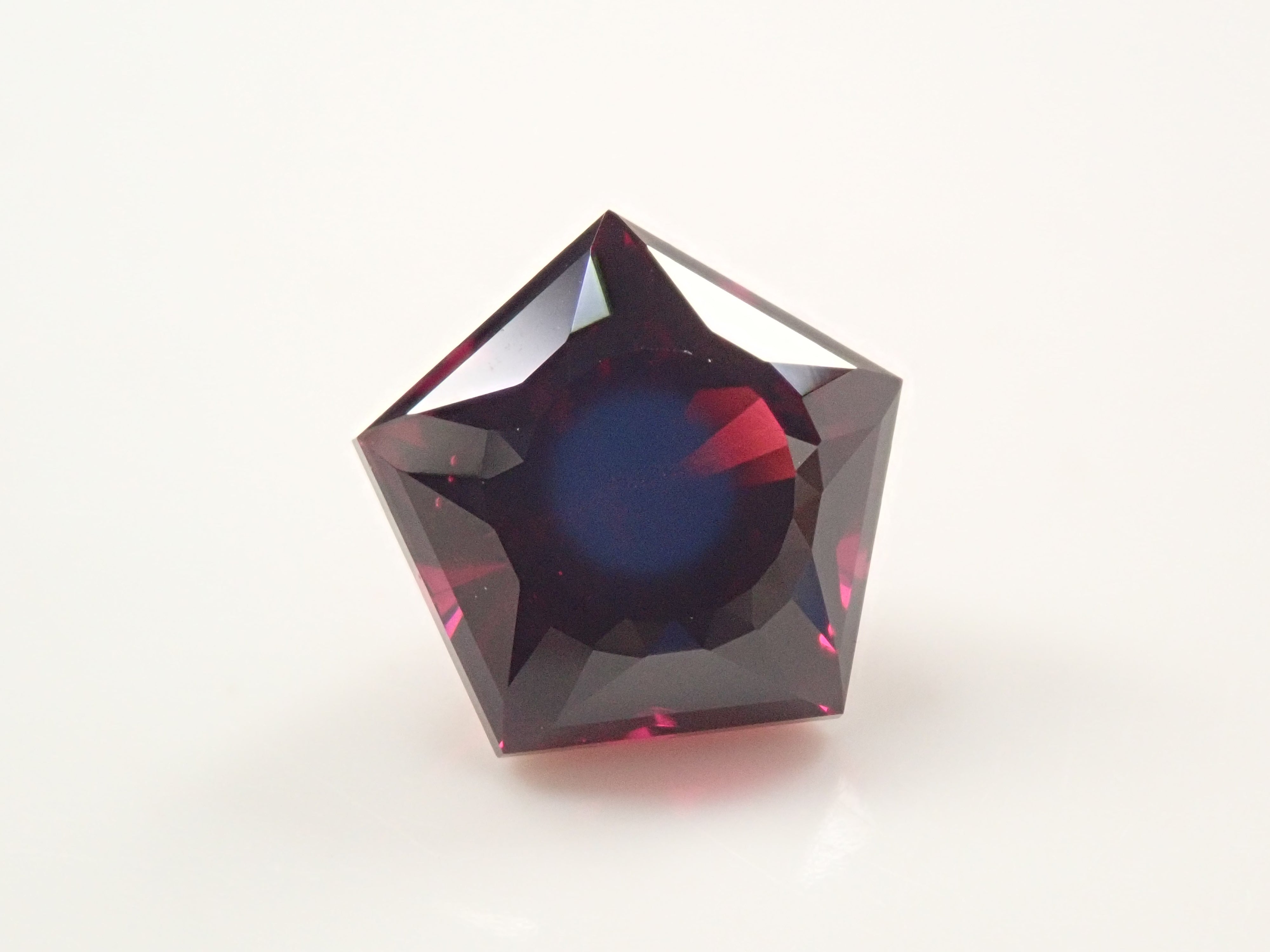 【1/4 22時販売】モザンビーク産ロードライトガーネット 3.161ctルース