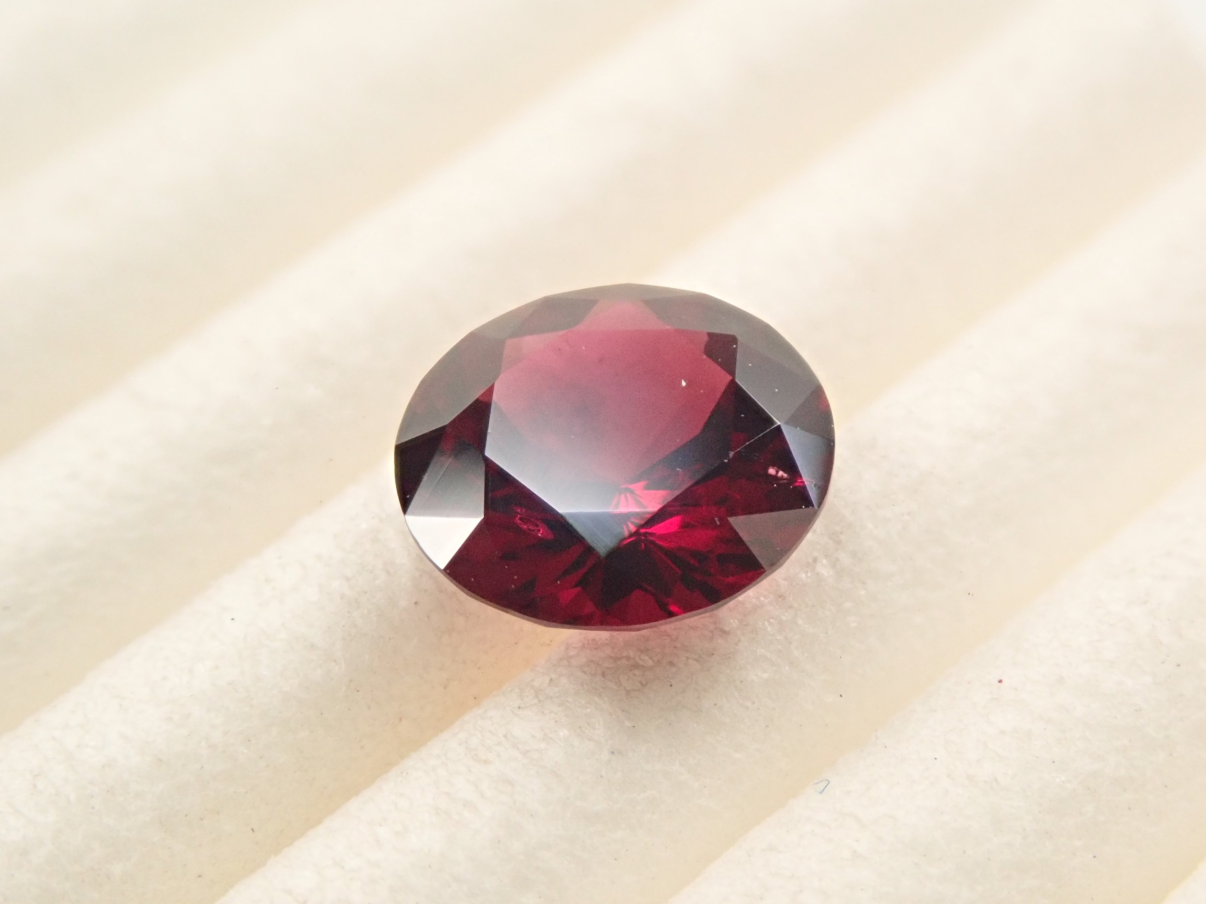 【12/31 22時販売】タンザニア産アルマンディンガーネット 6.5mm/1.071ctルース