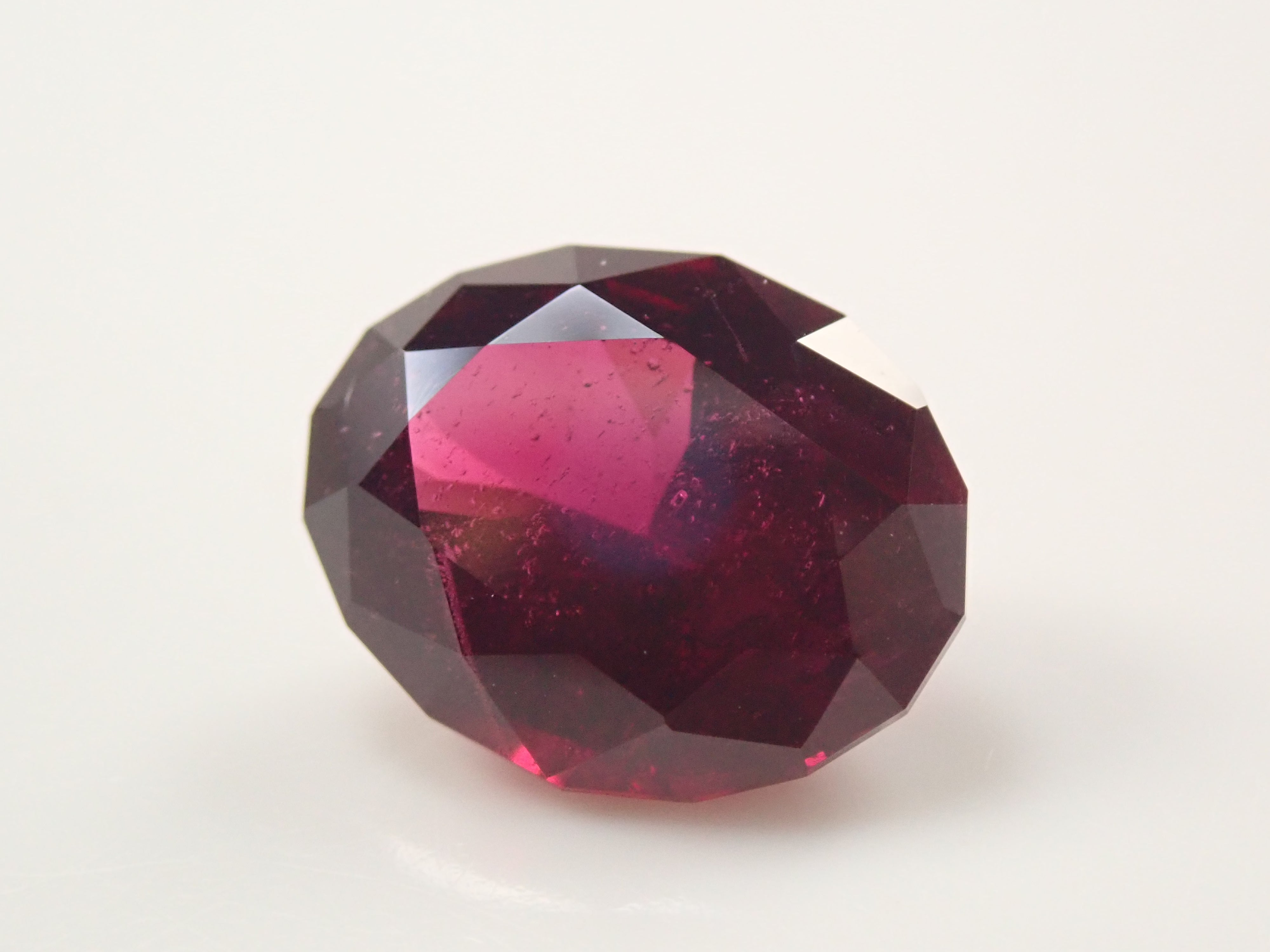 【1/9 22時販売】モザンビーク産ロードライトガーネット 3.662ctルース