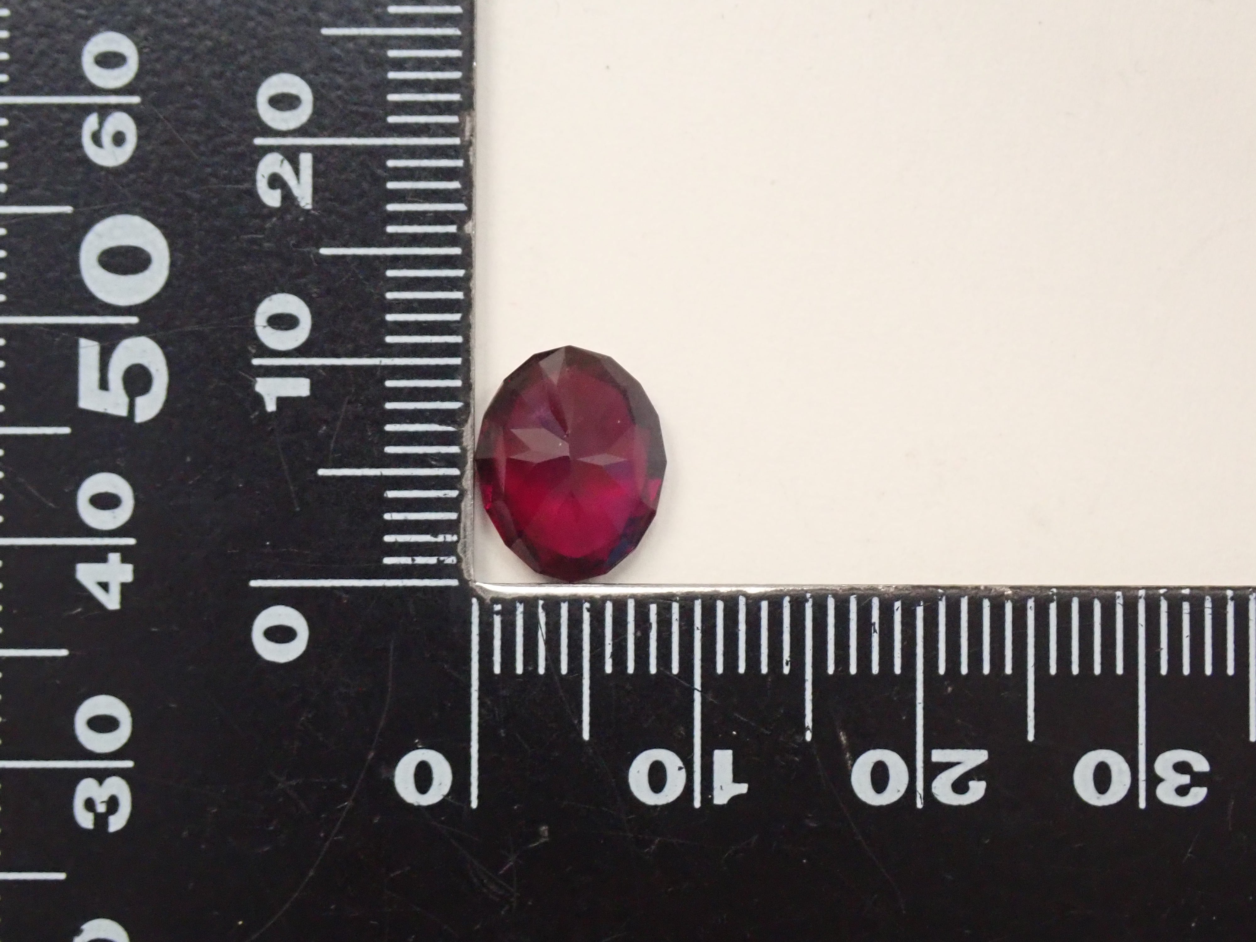 【1/9 22時販売】モザンビーク産ロードライトガーネット 3.662ctルース