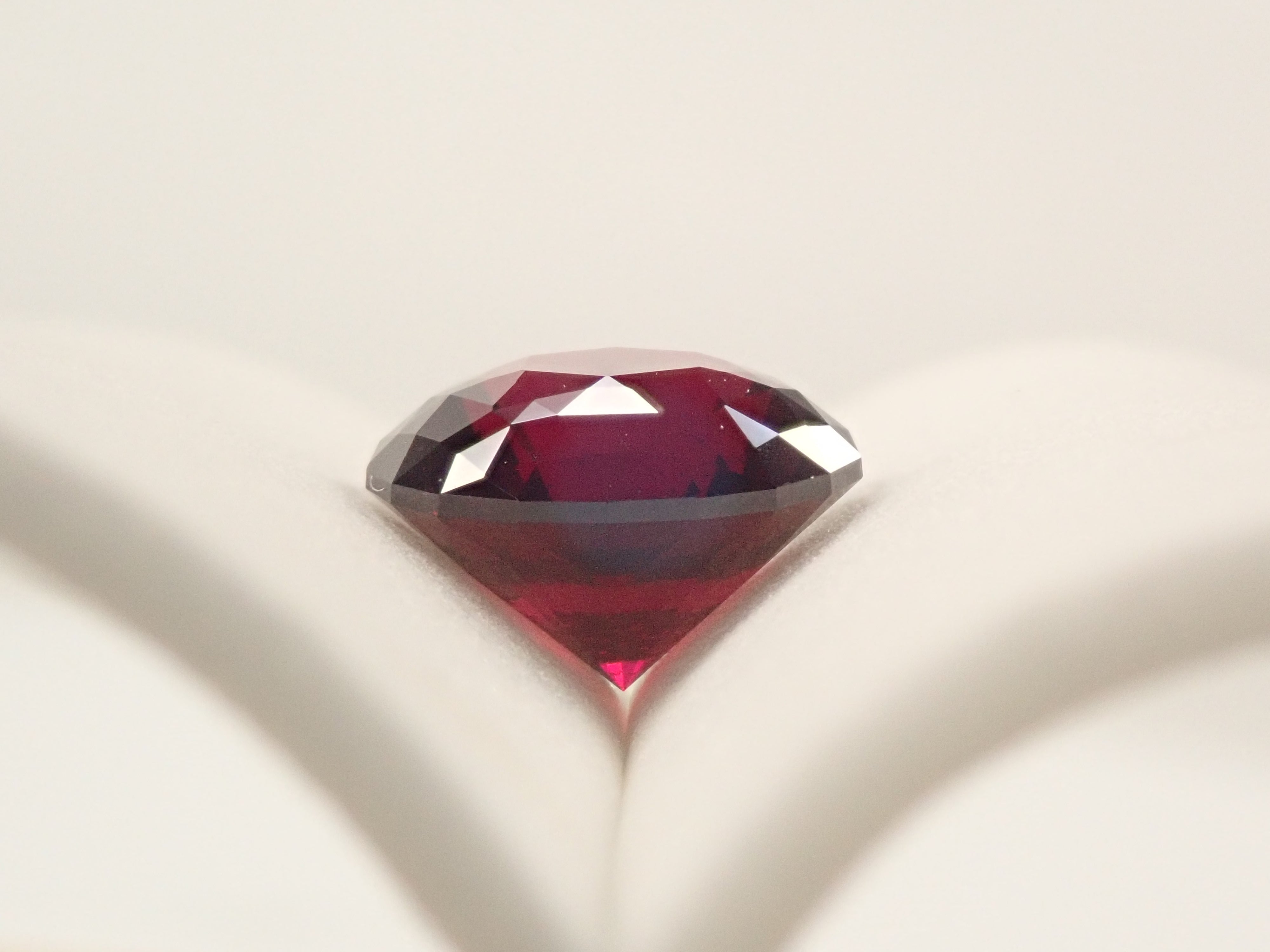 【12/15 22時販売】タンザニア産アルマンディンガーネット 11.0mm/6.787ctルース