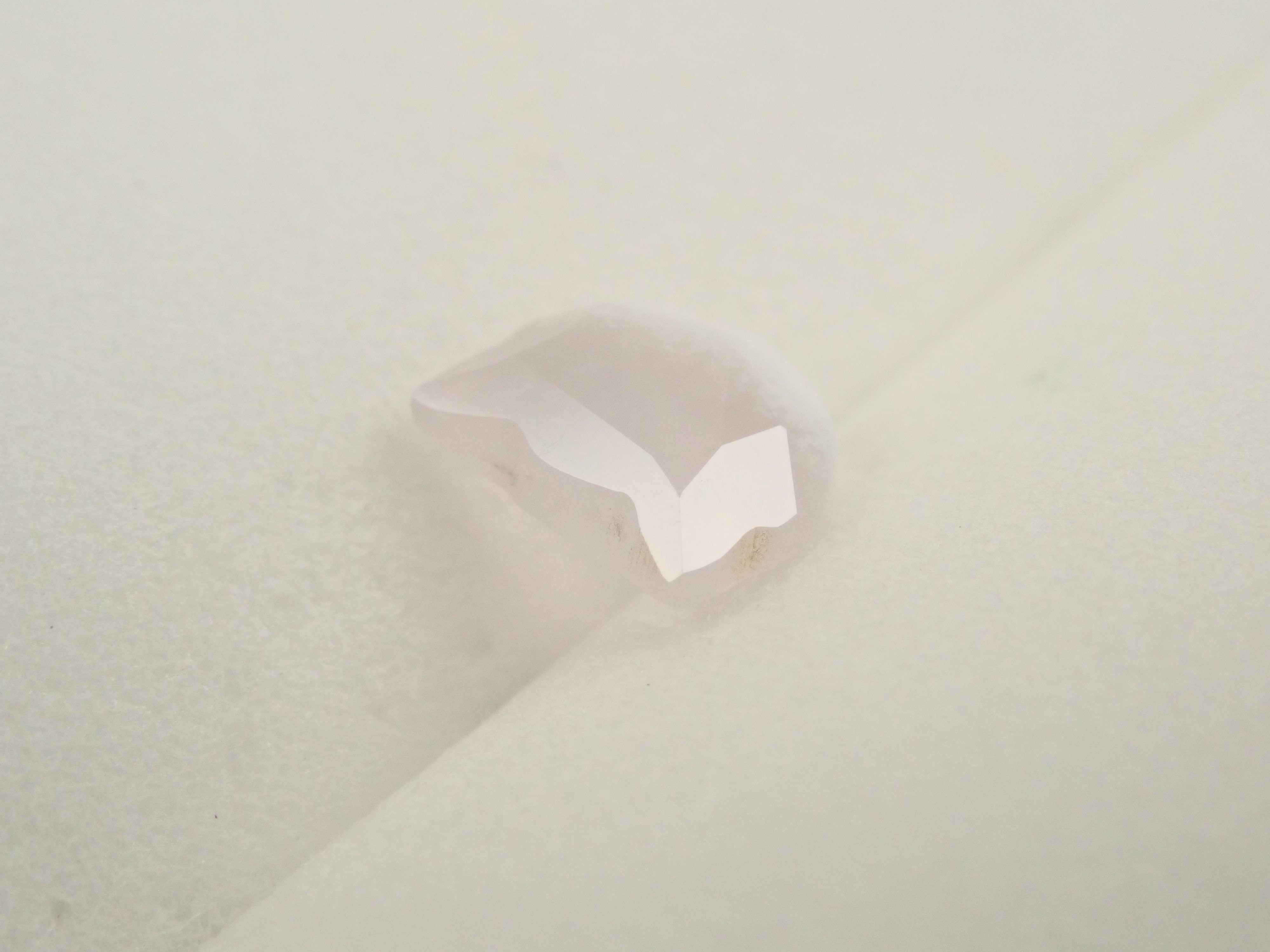 【11/14 22時販売】【猫カット】ブラジル産ホワイトカルセドニー 0.707ctルース