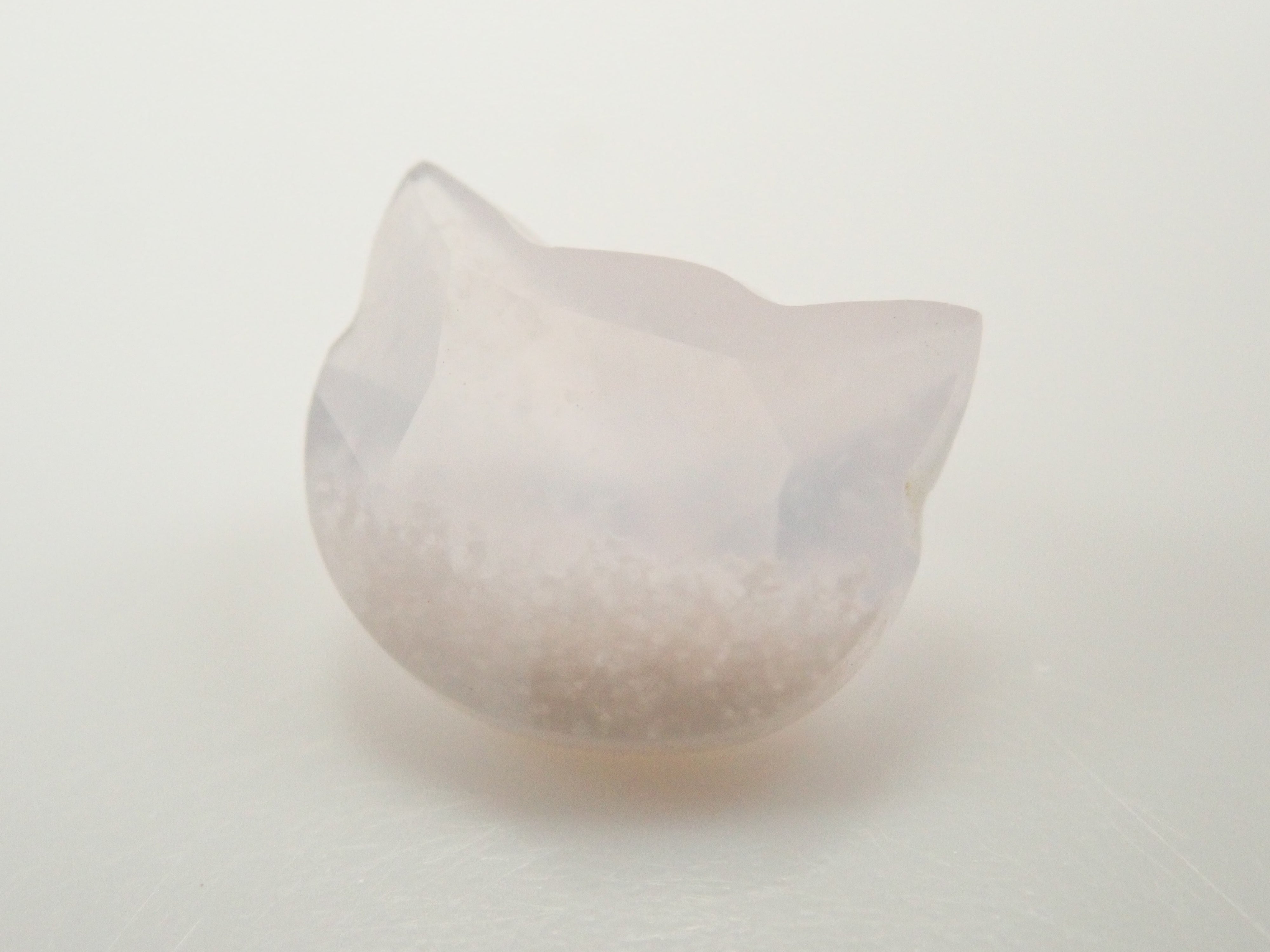 【11/14 22時販売】【猫カット】ブラジル産ホワイトカルセドニー 0.707ctルース