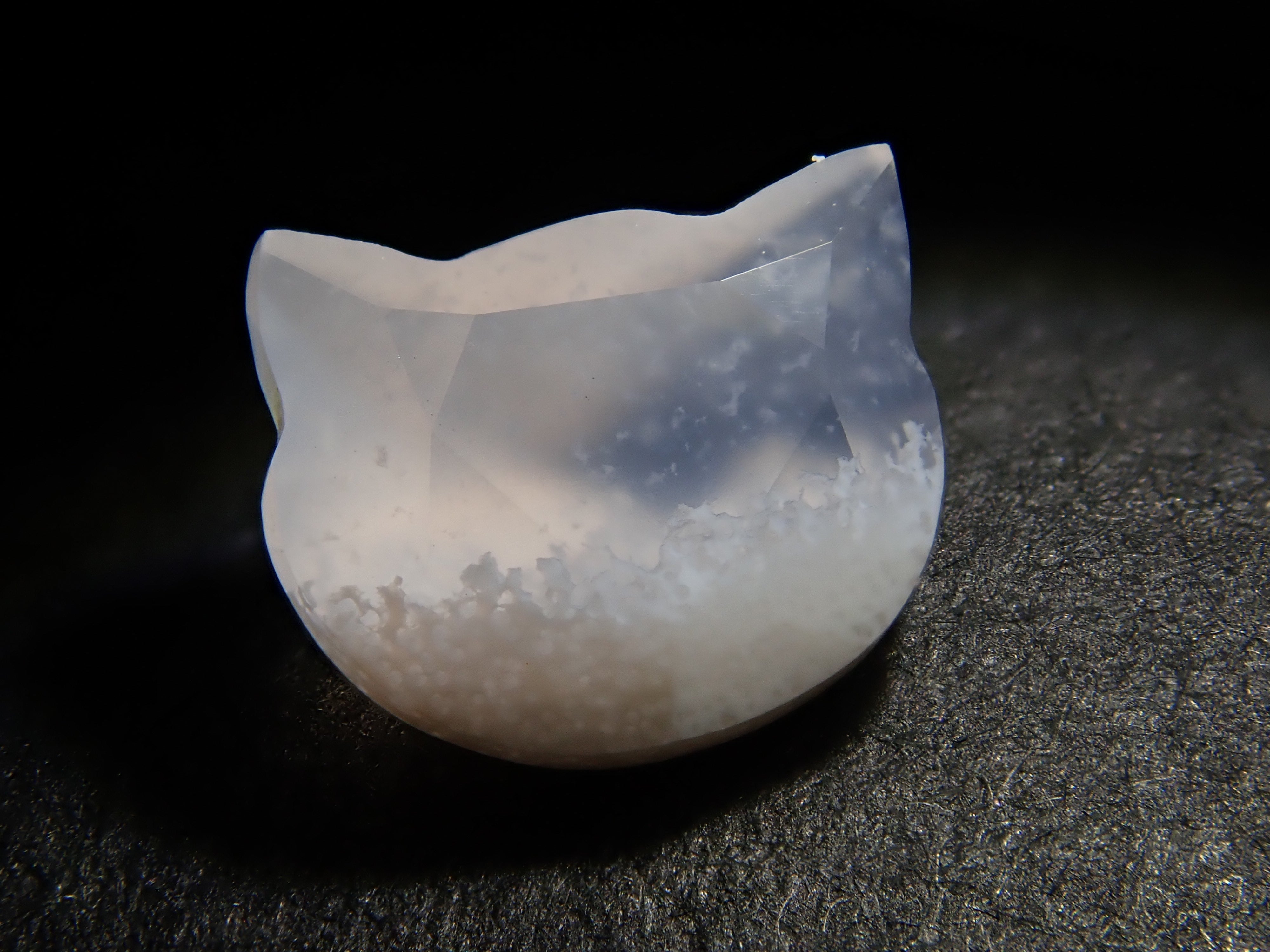 【11/14 22時販売】【猫カット】ブラジル産ホワイトカルセドニー 0.707ctルース