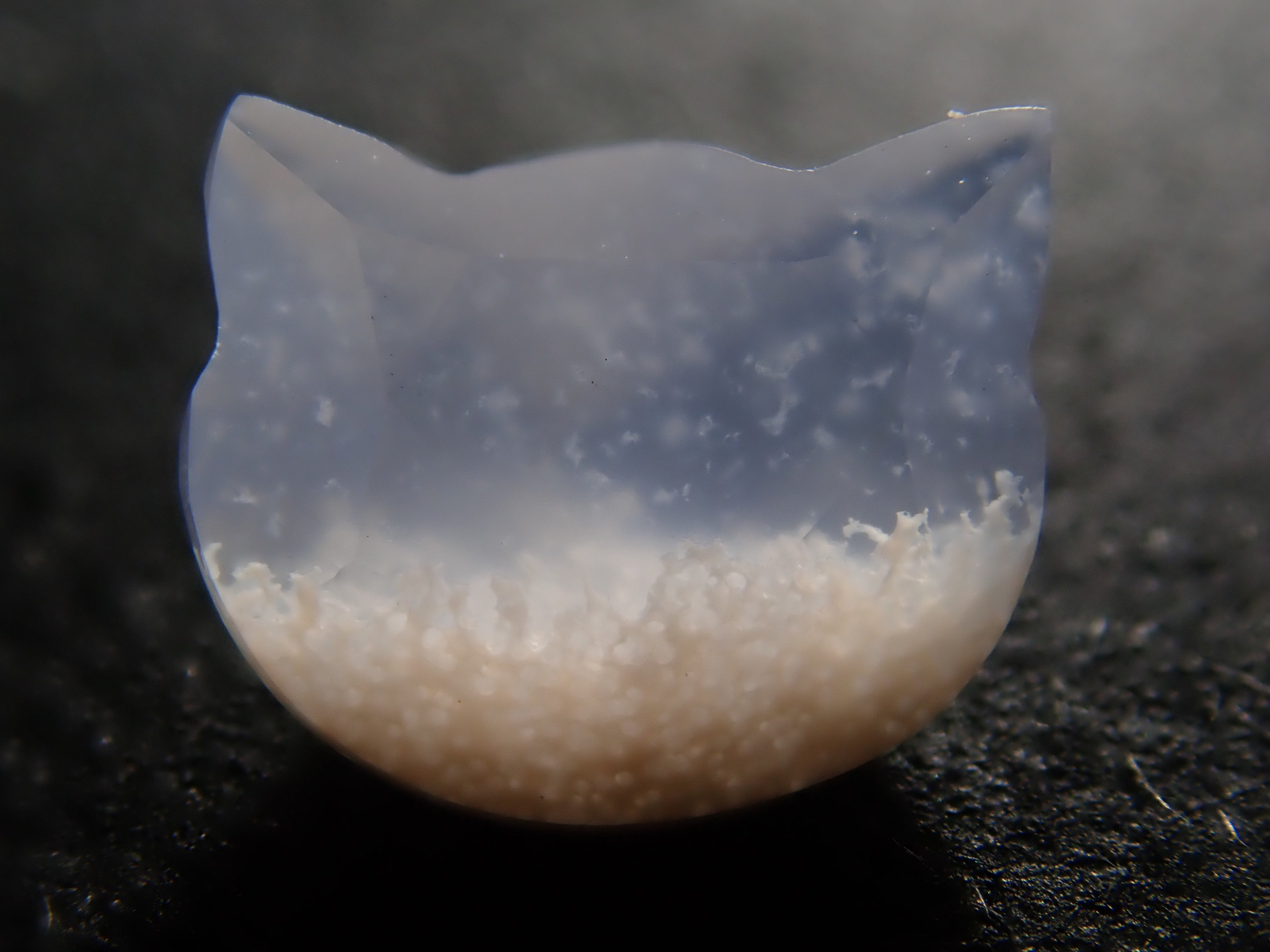 【11/14 22時販売】【猫カット】ブラジル産ホワイトカルセドニー 0.707ctルース