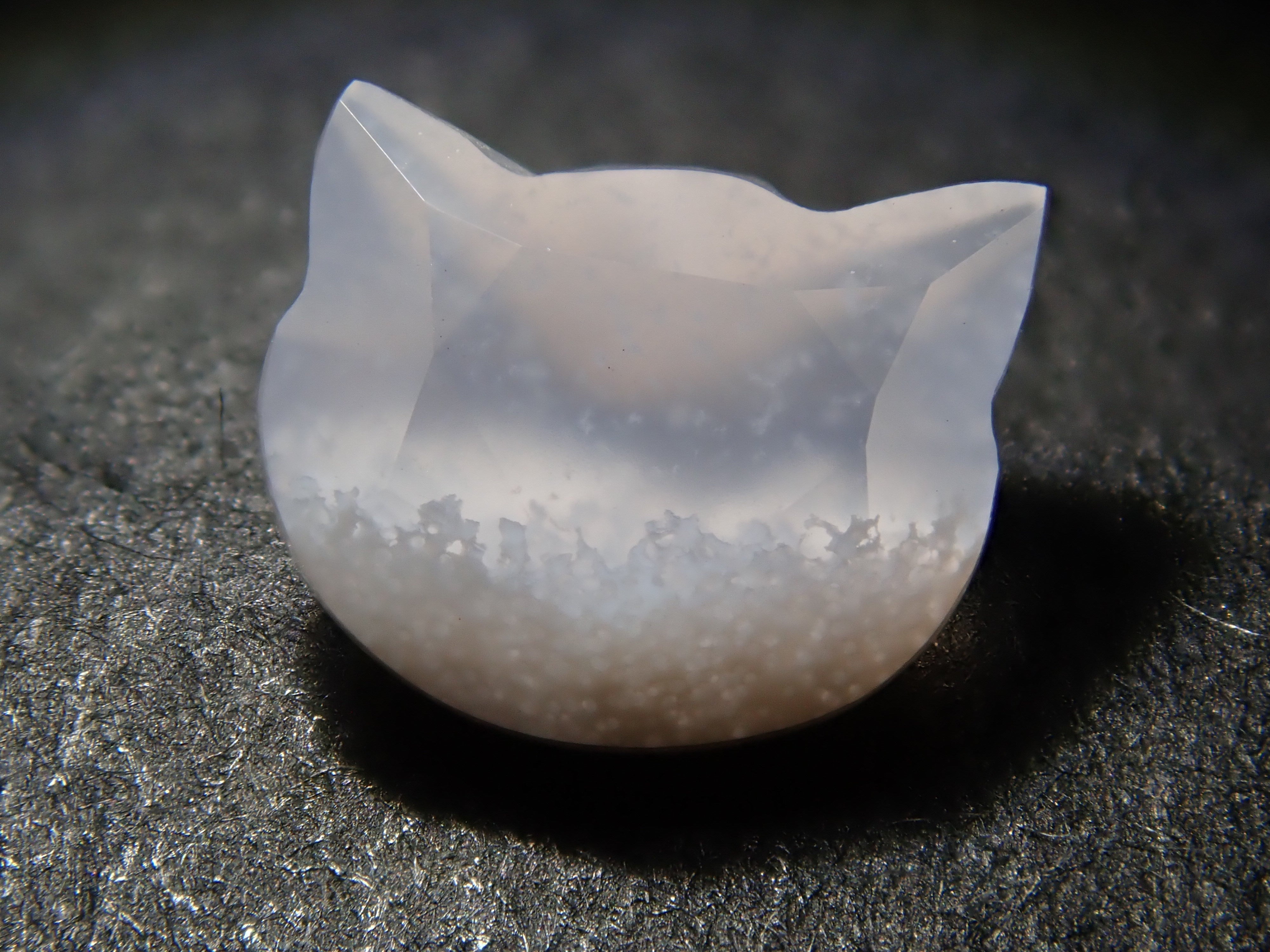 【11/14 22時販売】【猫カット】ブラジル産ホワイトカルセドニー 0.707ctルース