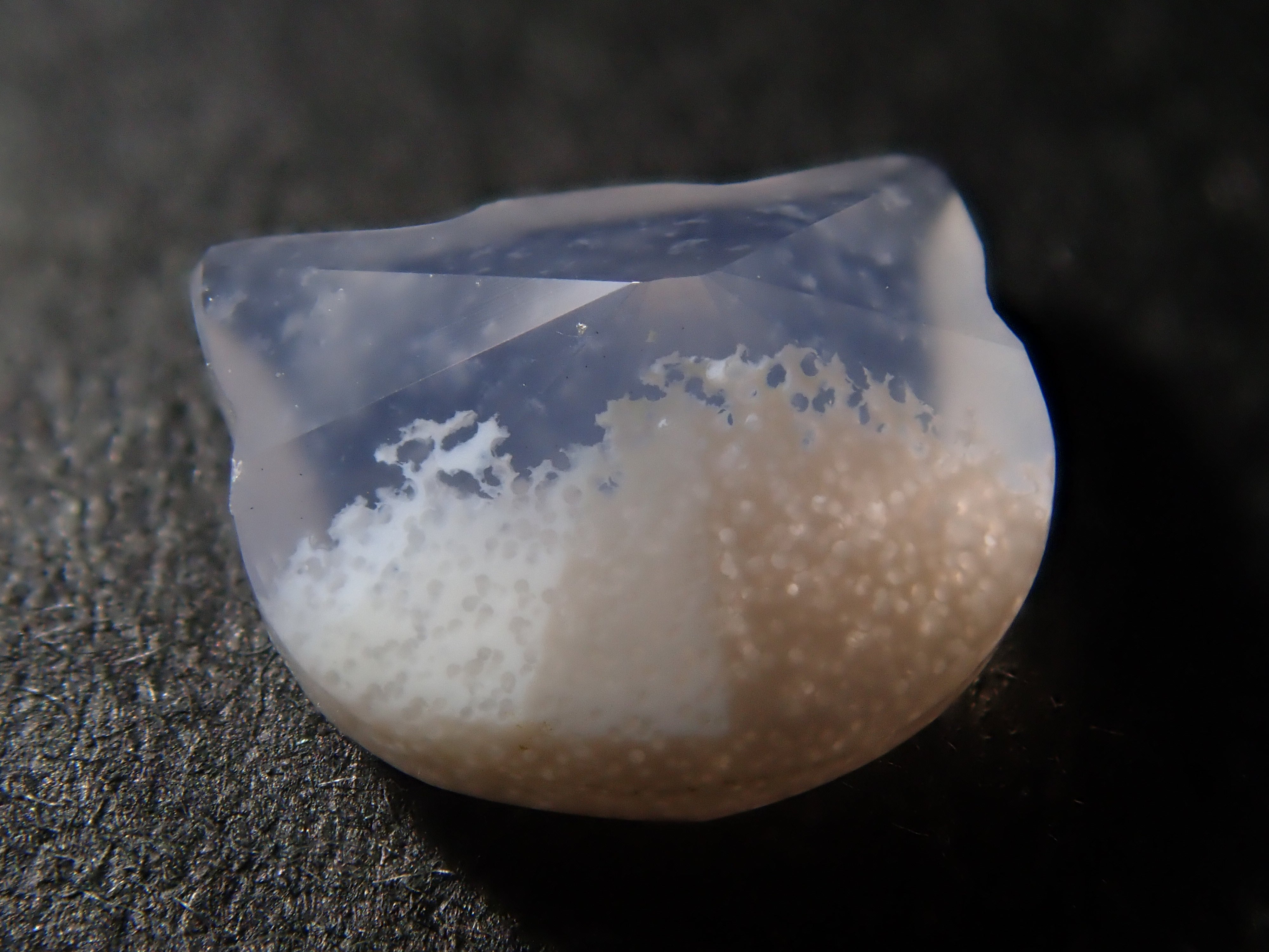 【11/14 22時販売】【猫カット】ブラジル産ホワイトカルセドニー 0.707ctルース