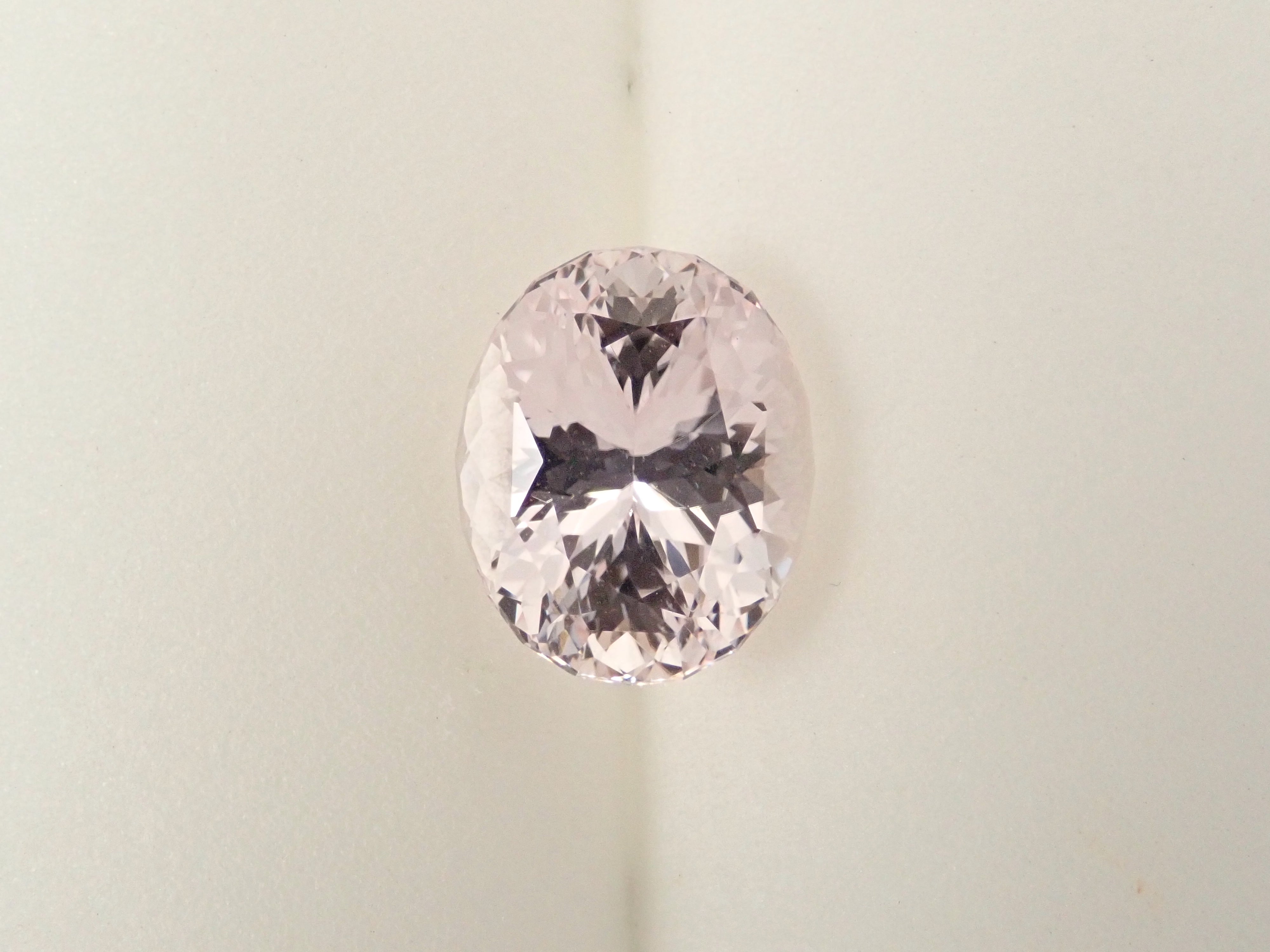 【11/14 22時販売】アフガニスタン産クンツァイト 3.973ctルース