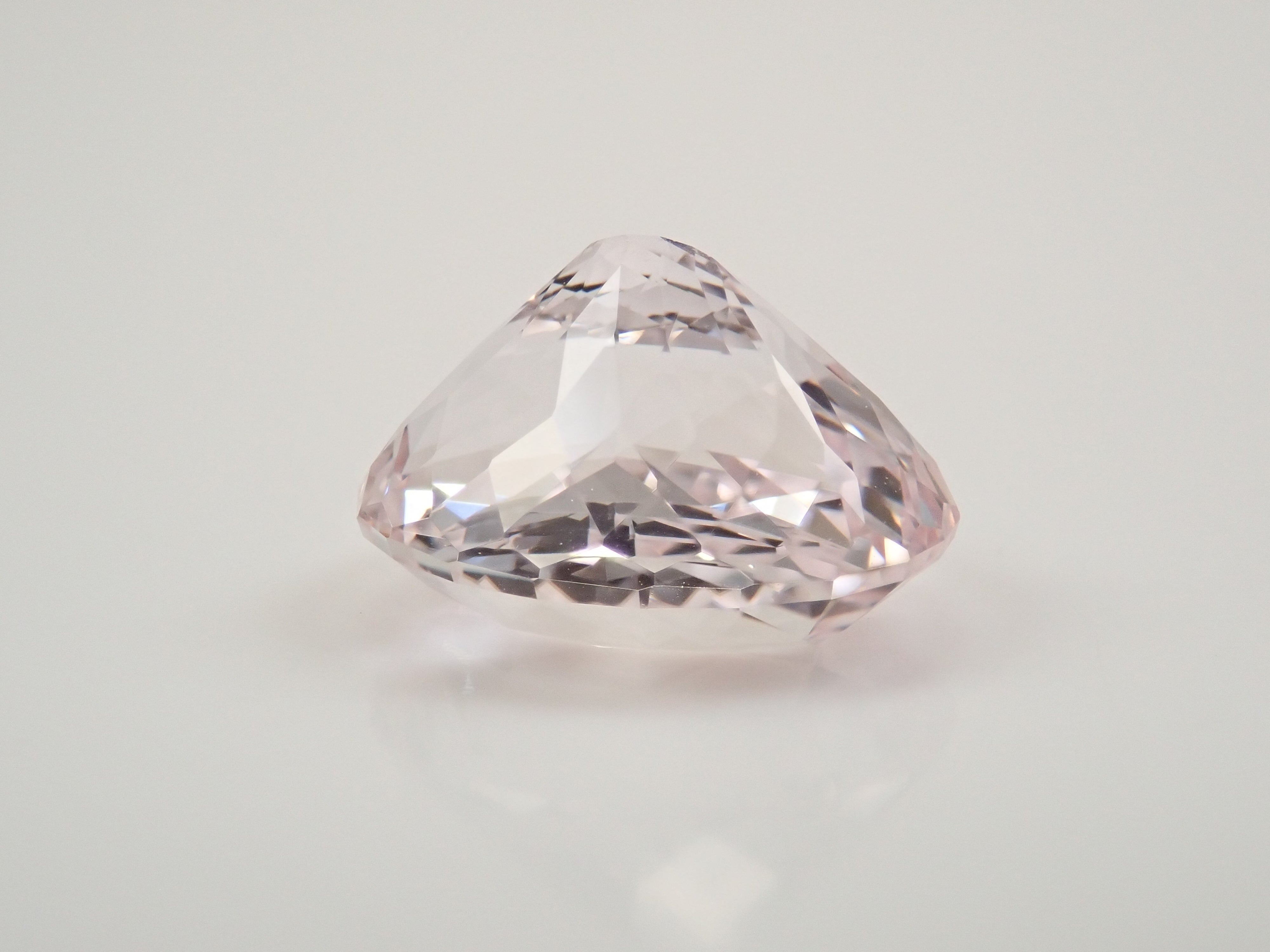 【11/14 22時販売】アフガニスタン産クンツァイト 3.973ctルース