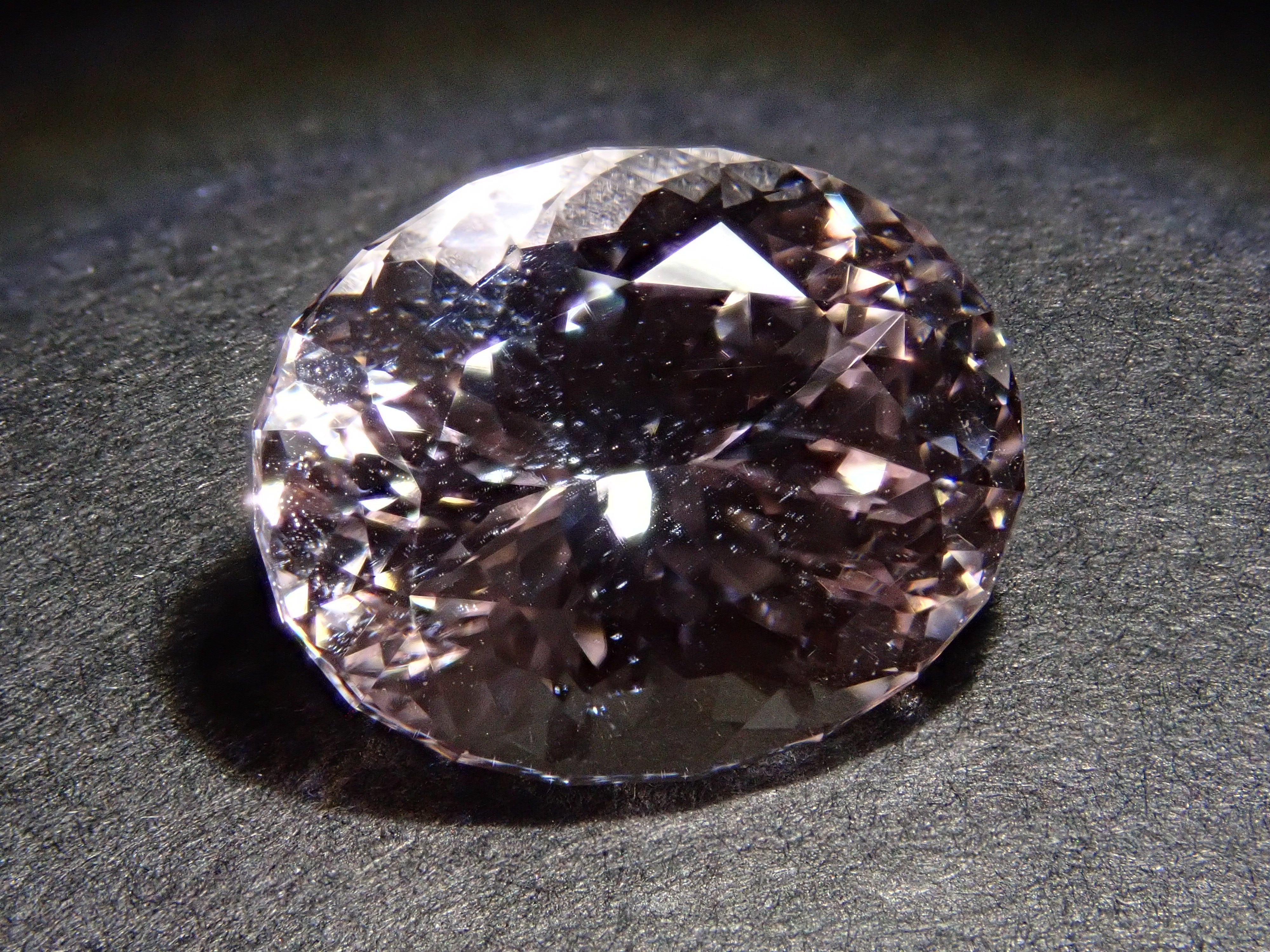 【11/14 22時販売】アフガニスタン産クンツァイト 3.973ctルース