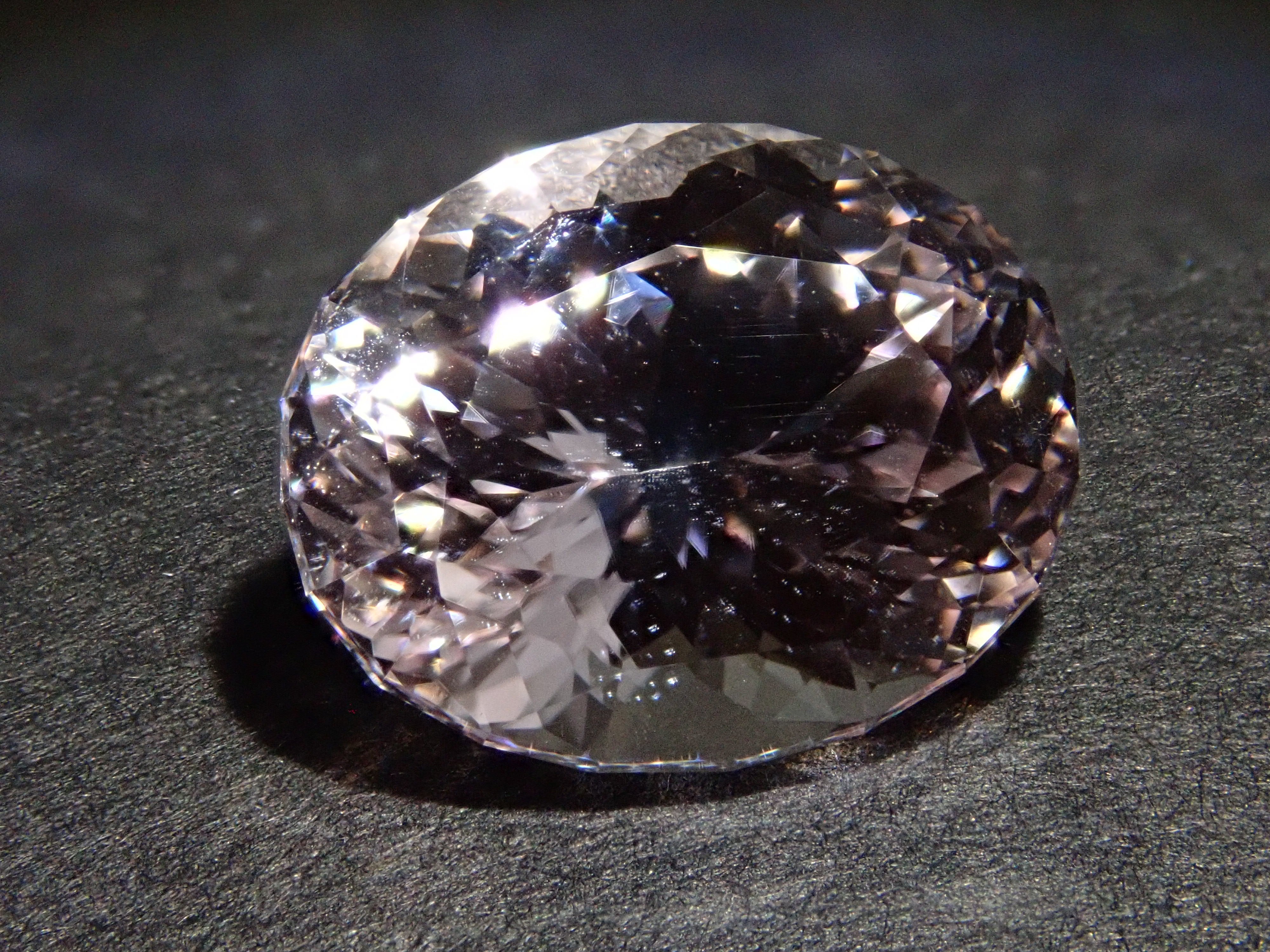 【11/14 22時販売】アフガニスタン産クンツァイト 3.973ctルース