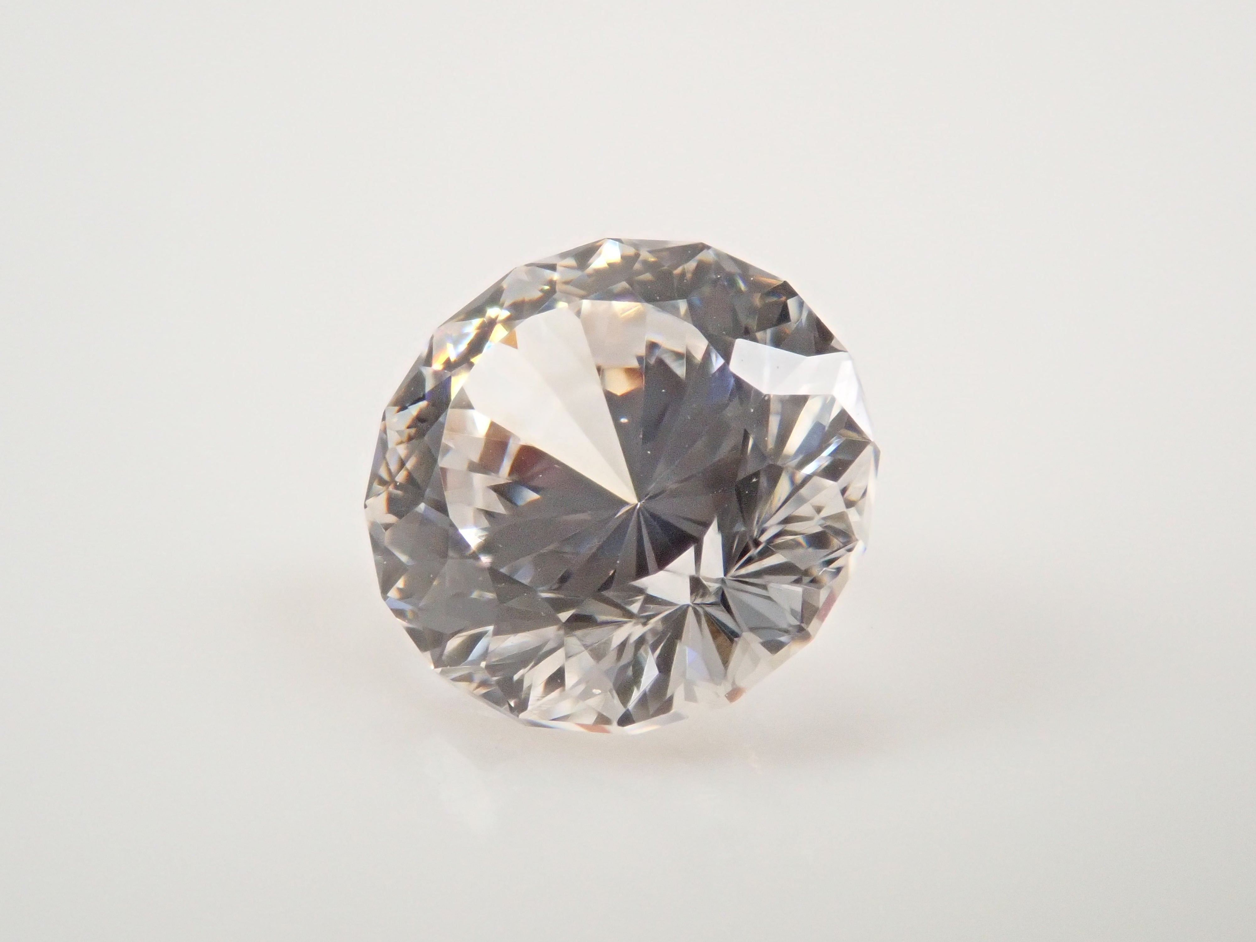 【11/15 22時販売】GGG(ガドリウムガリウムガーネット) 6.4mm/2.380ctルース