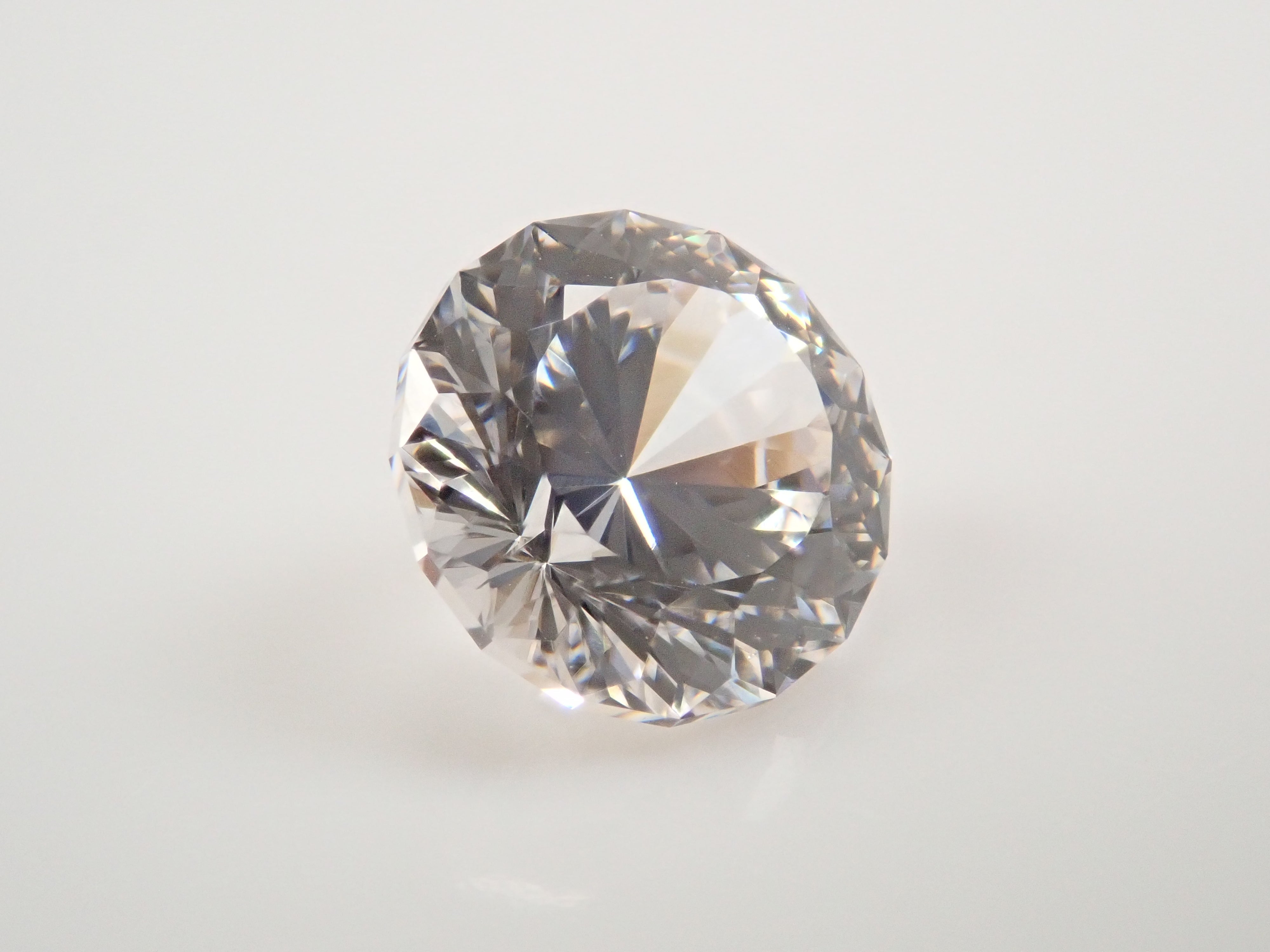 【11/15 22時販売】GGG(ガドリウムガリウムガーネット) 6.4mm/2.380ctルース