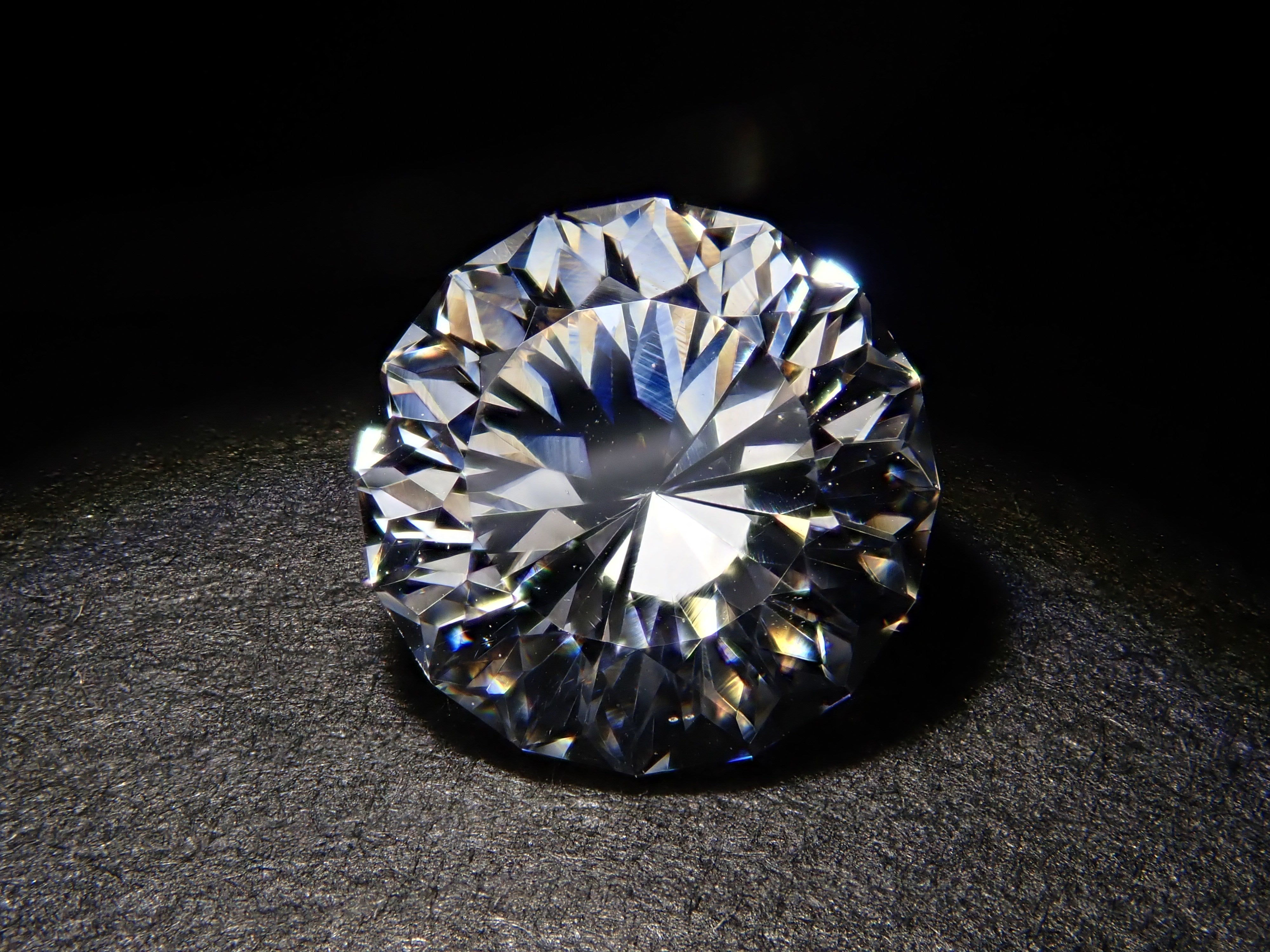 【11/15 22時販売】GGG(ガドリウムガリウムガーネット) 6.4mm/2.380ctルース