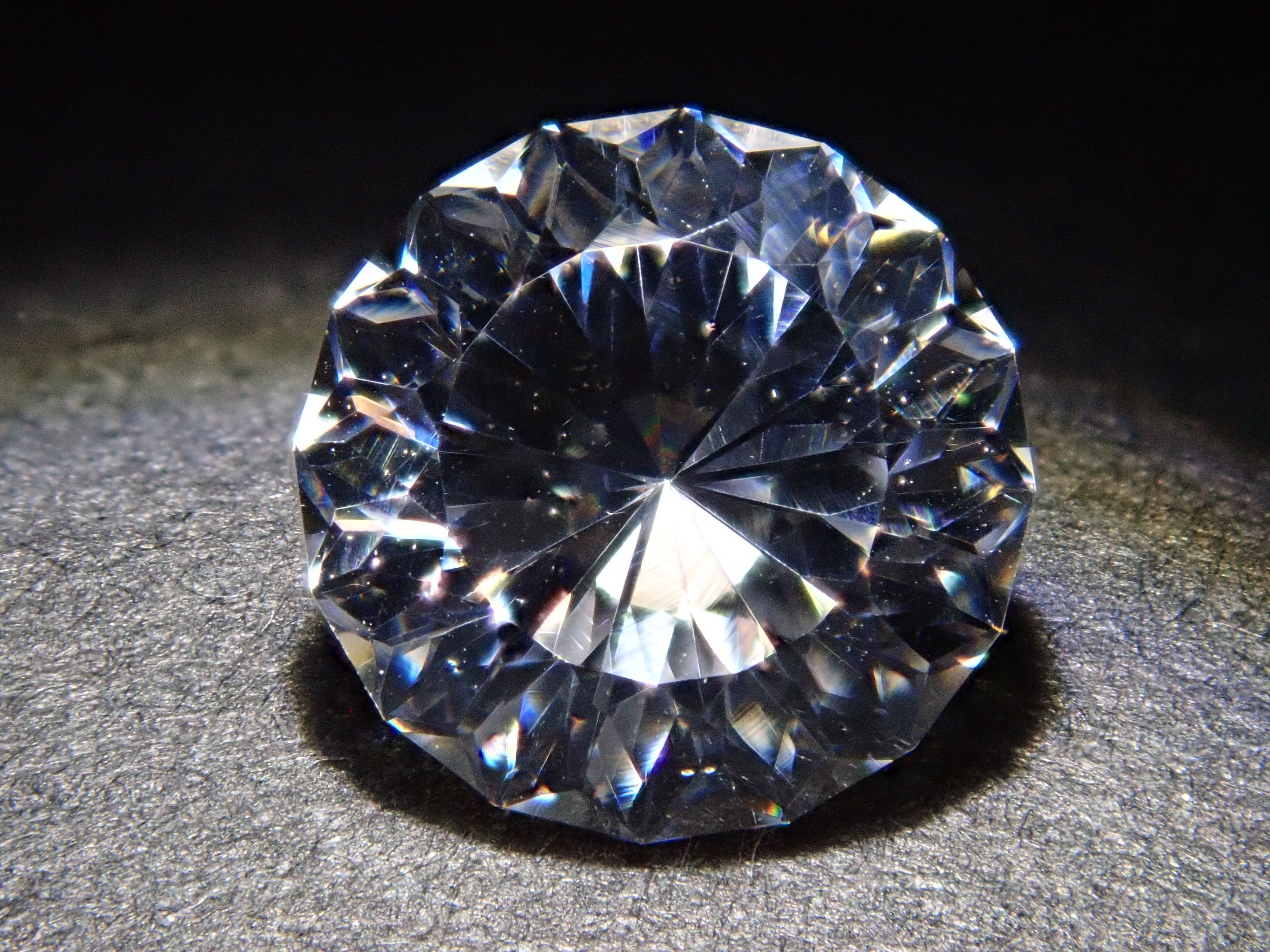 【11/15 22時販売】GGG(ガドリウムガリウムガーネット) 6.4mm/2.380ctルース