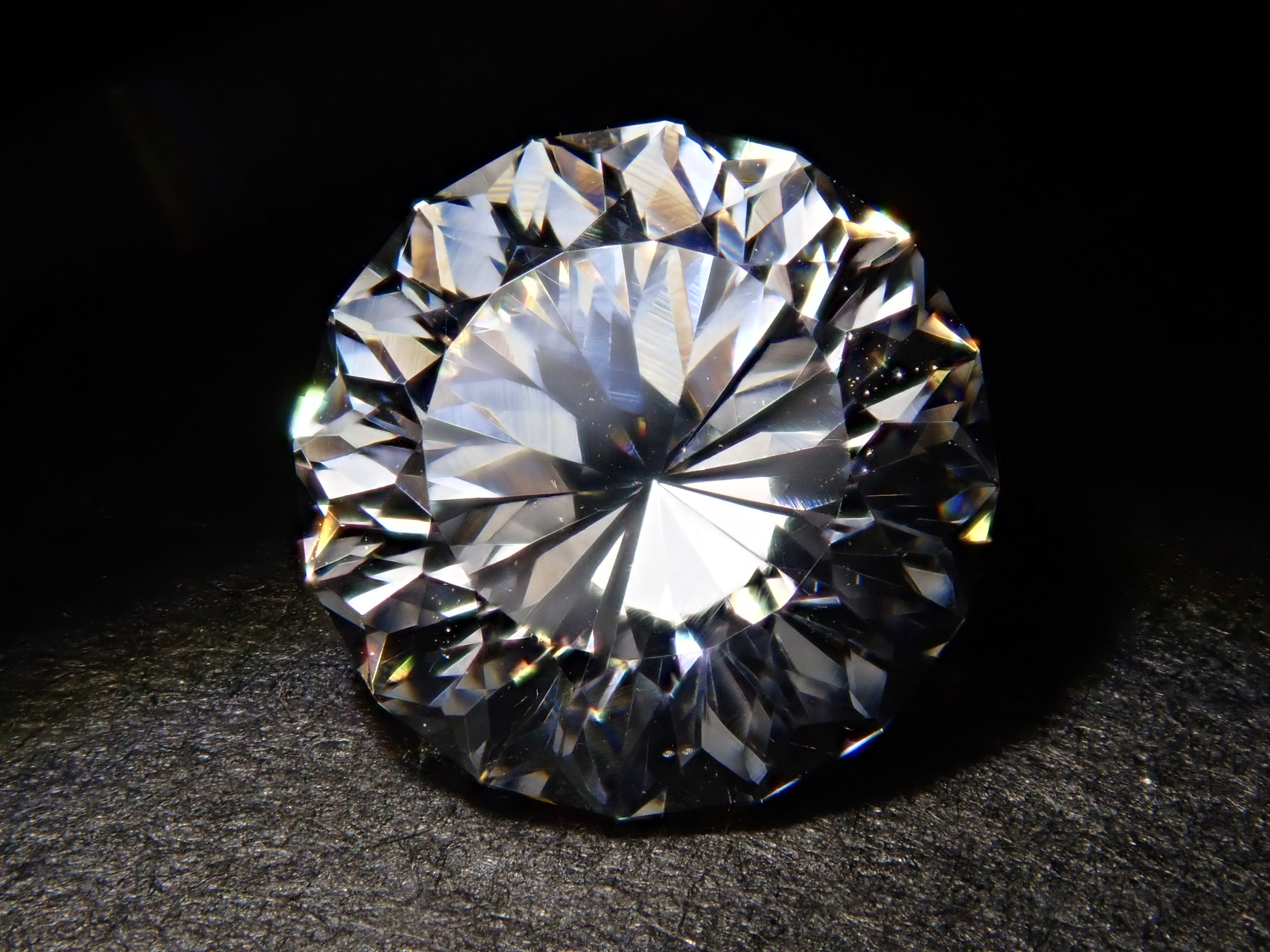 【11/15 22時販売】GGG(ガドリウムガリウムガーネット) 6.4mm/2.380ctルース