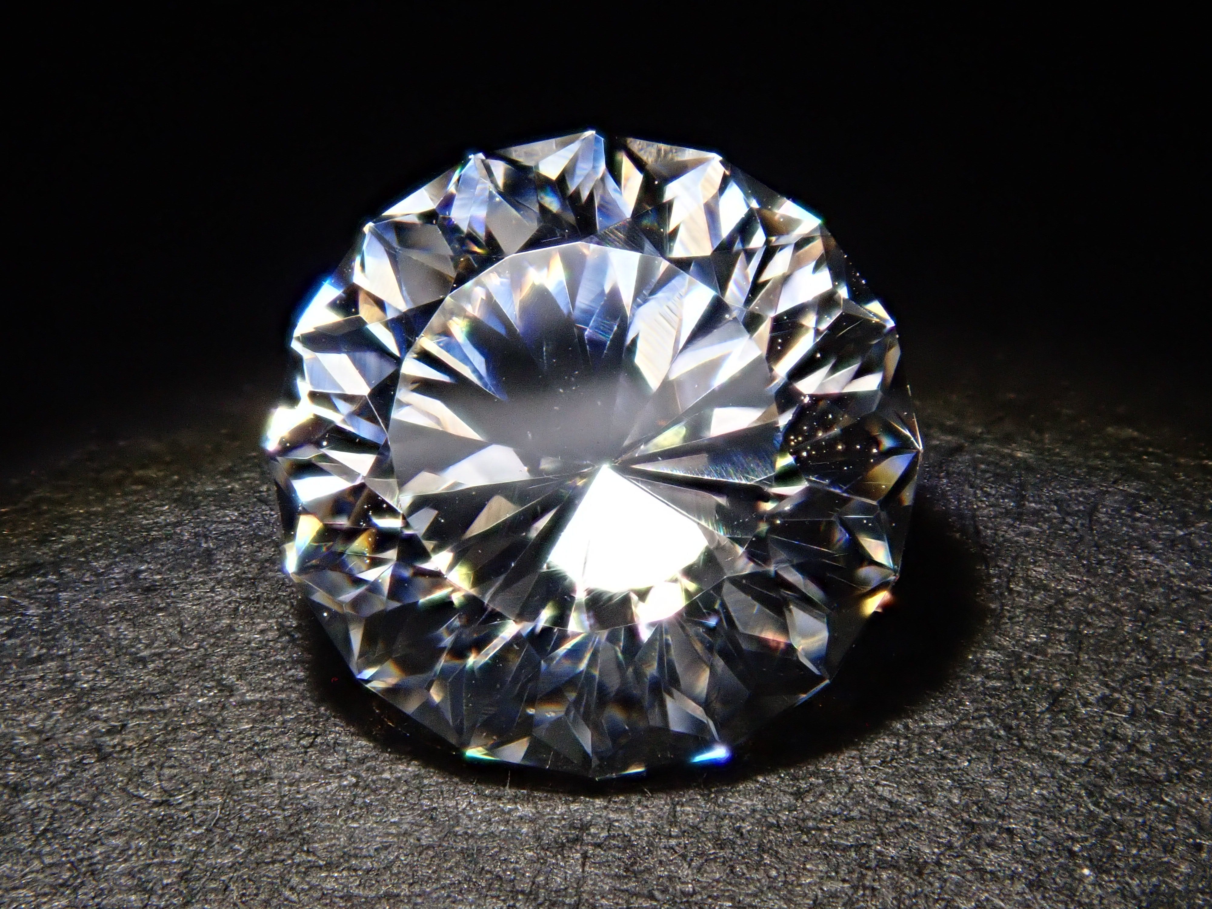 【11/15 22時販売】GGG(ガドリウムガリウムガーネット) 6.4mm/2.380ctルース